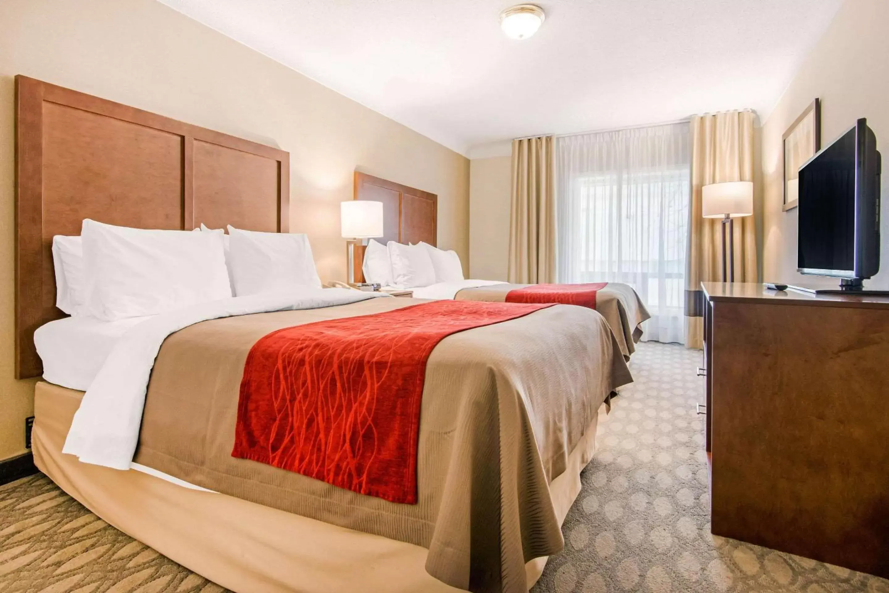 Bedroom, Bed in Comfort Inn Fallsview