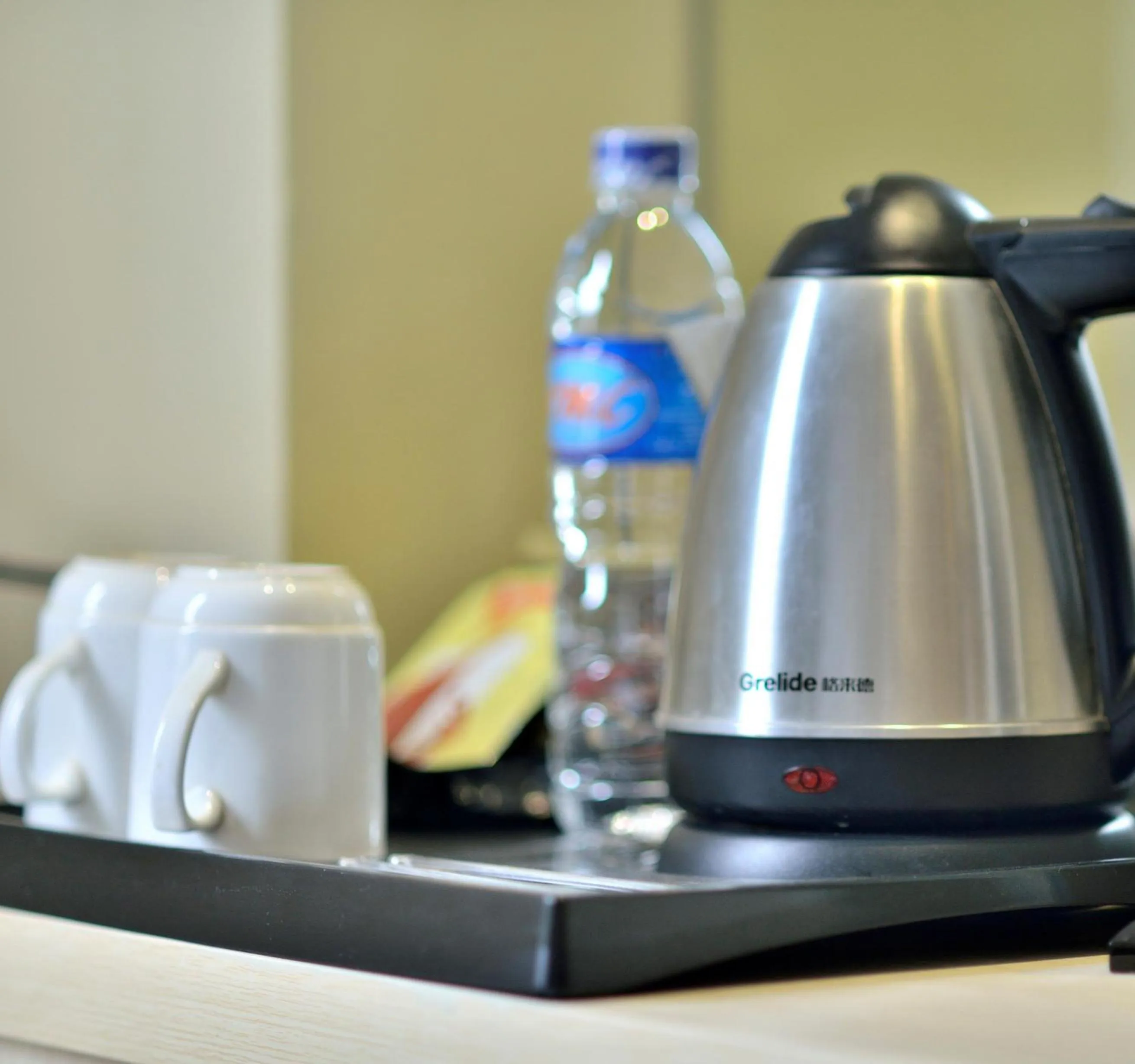 Coffee/tea facilities in Zodiak Kebon Kawung by KAGUM Hotels