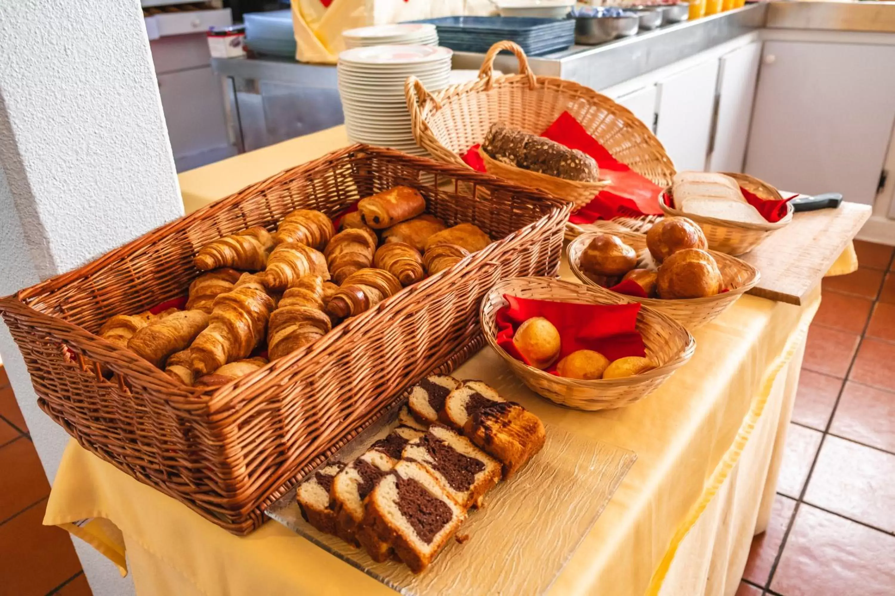 Buffet breakfast in Hotel Strasbourg - Montagne Verte & Restaurant Louisiane