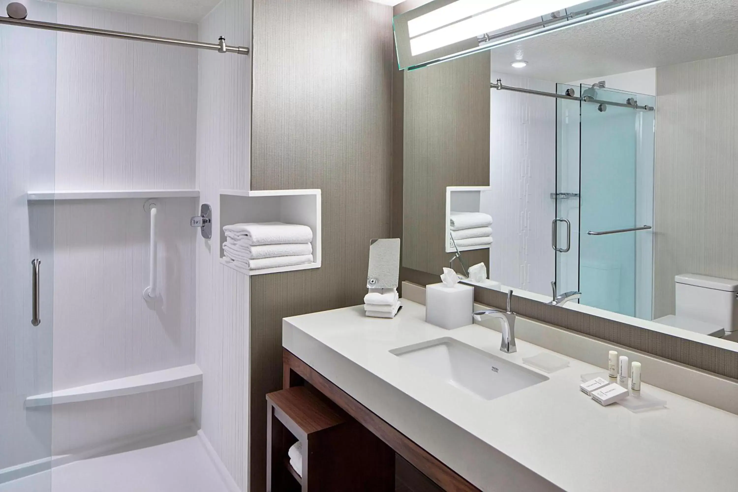 Bathroom in Courtyard by Marriott Minneapolis West