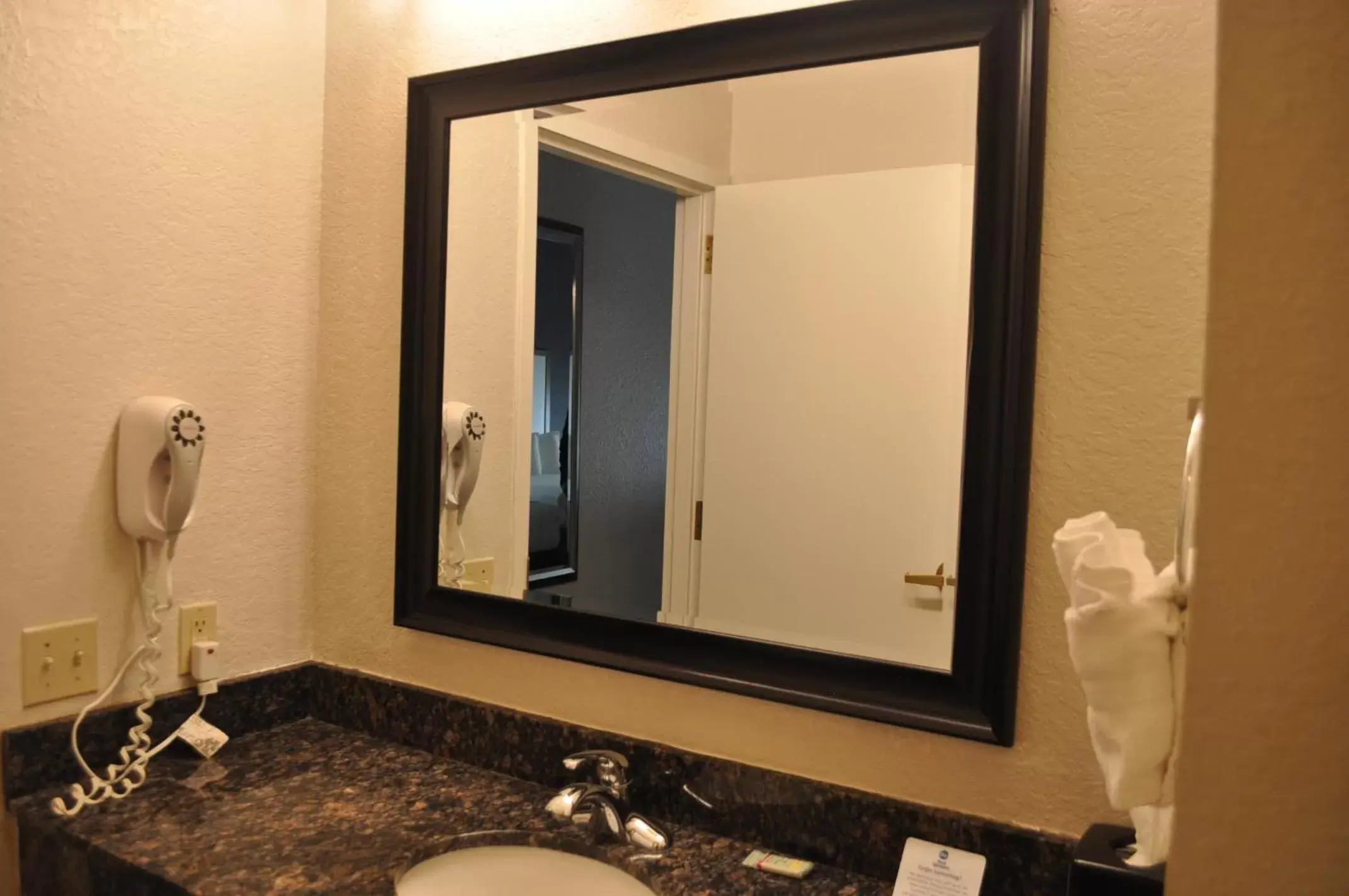 Bathroom in Best Western Heritage Inn and Suites