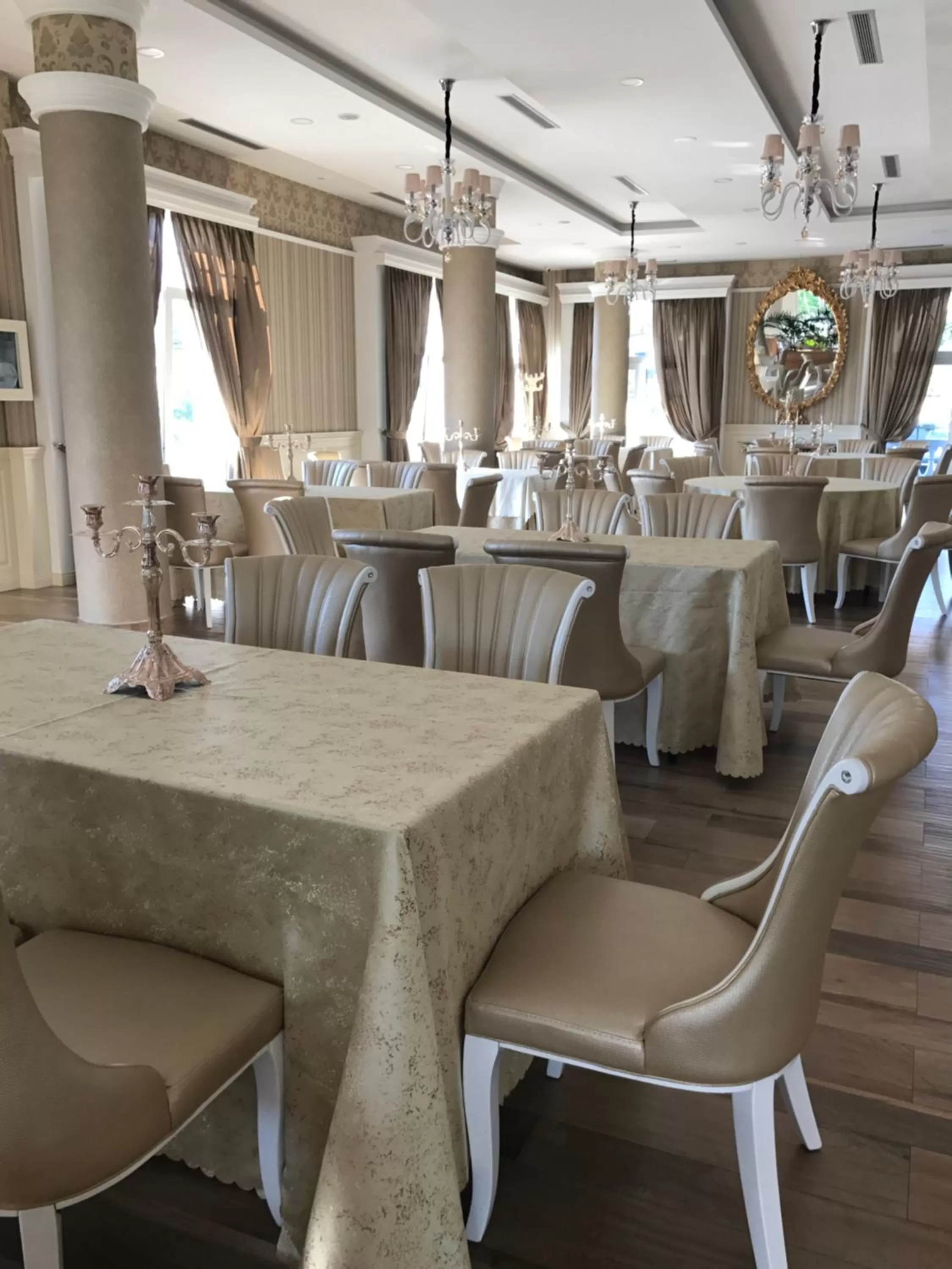 Restaurant/places to eat in The King Resort