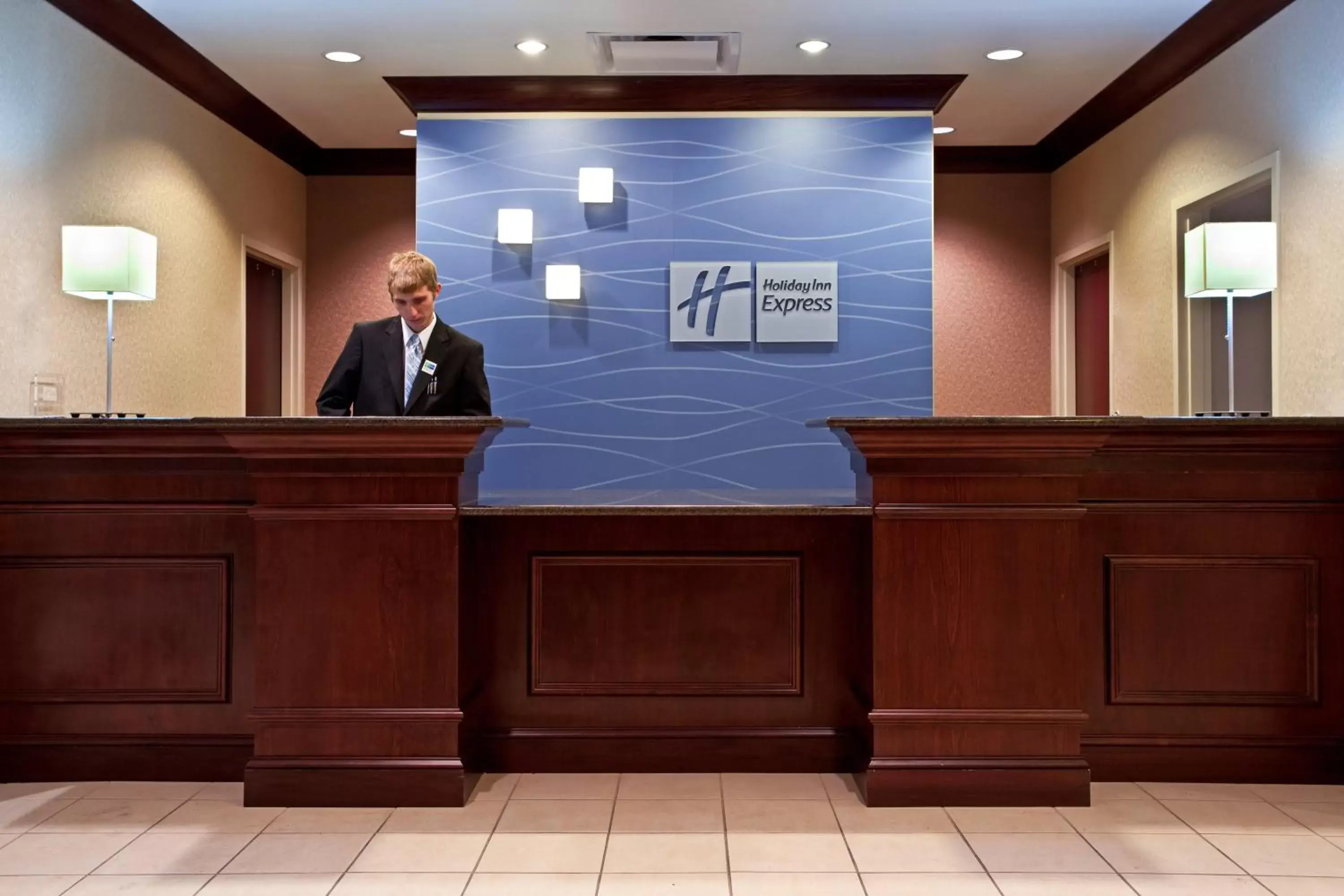 Property building, Lobby/Reception in Holiday Inn Express & Suites Chicago West-O'Hare Arpt Area , an IHG Hotel