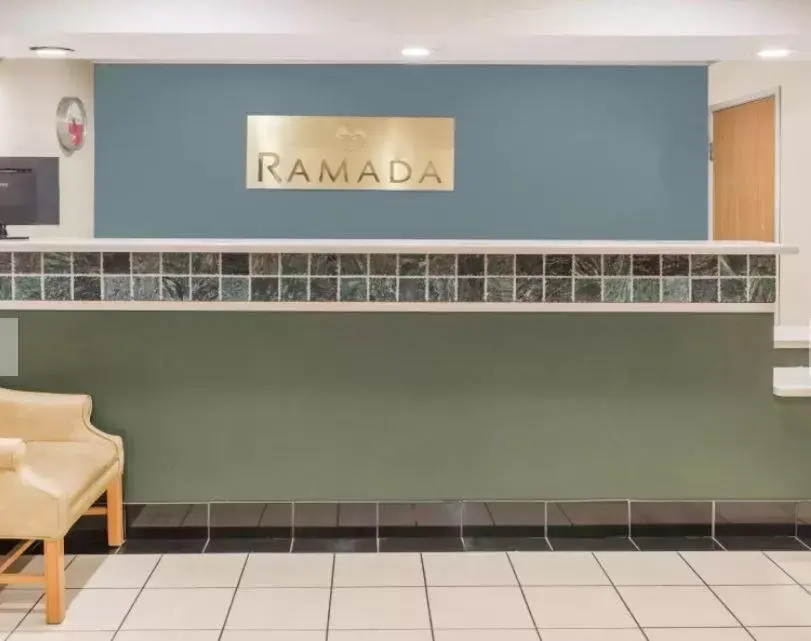 Lobby or reception in Ramada by Wyndham Columbia Lobby or reception in Ramada by Wyndham Columbia