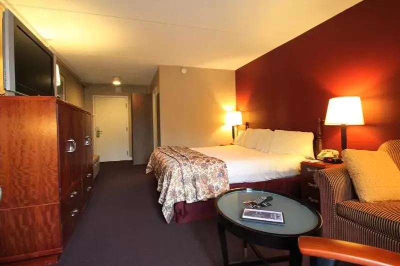 Photo of the whole room, Room Photo in Fireside Inn & Suites West Lebanon