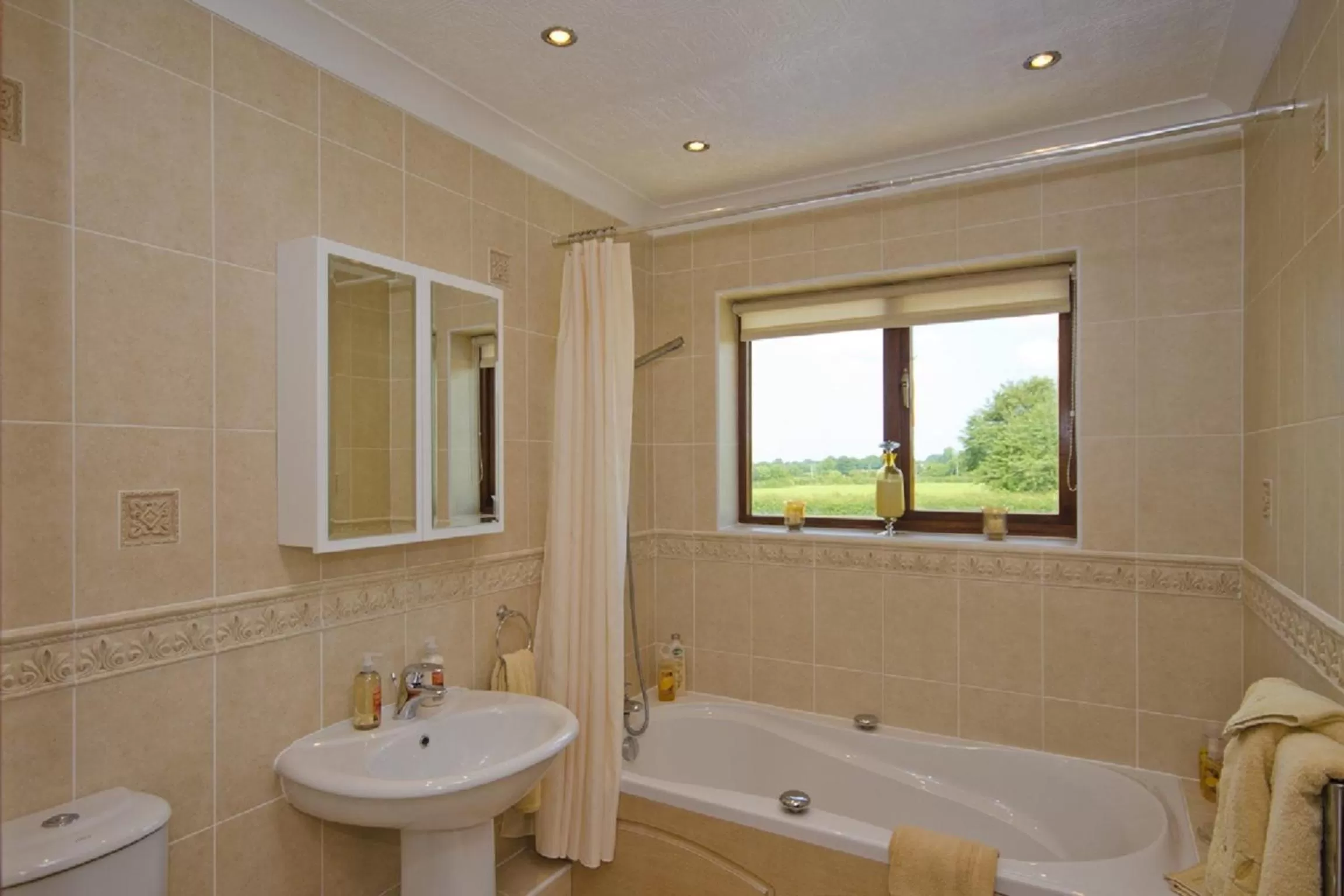 Bedroom, Bathroom in Tall Trees