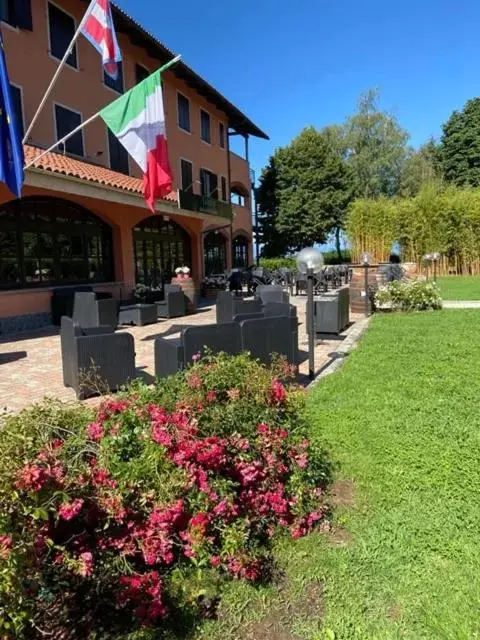 Garden, Property Building in Hotel Erbaluce