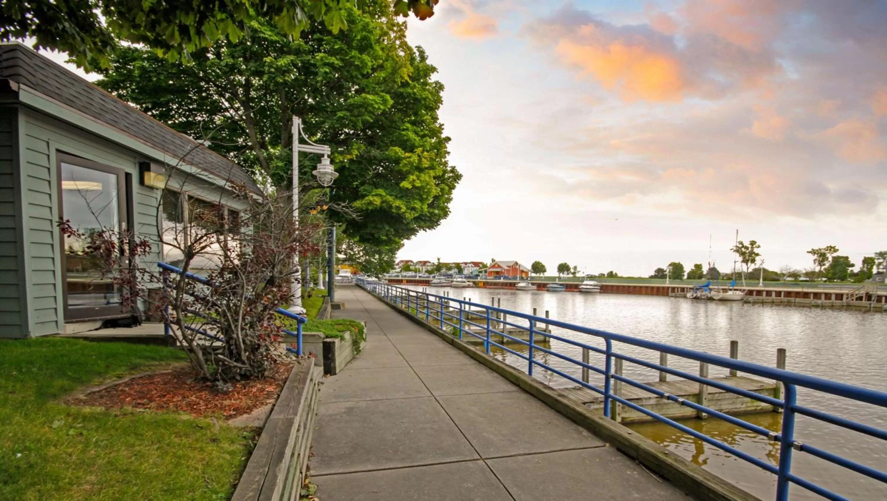 Property building in Harbor Winds Hotel