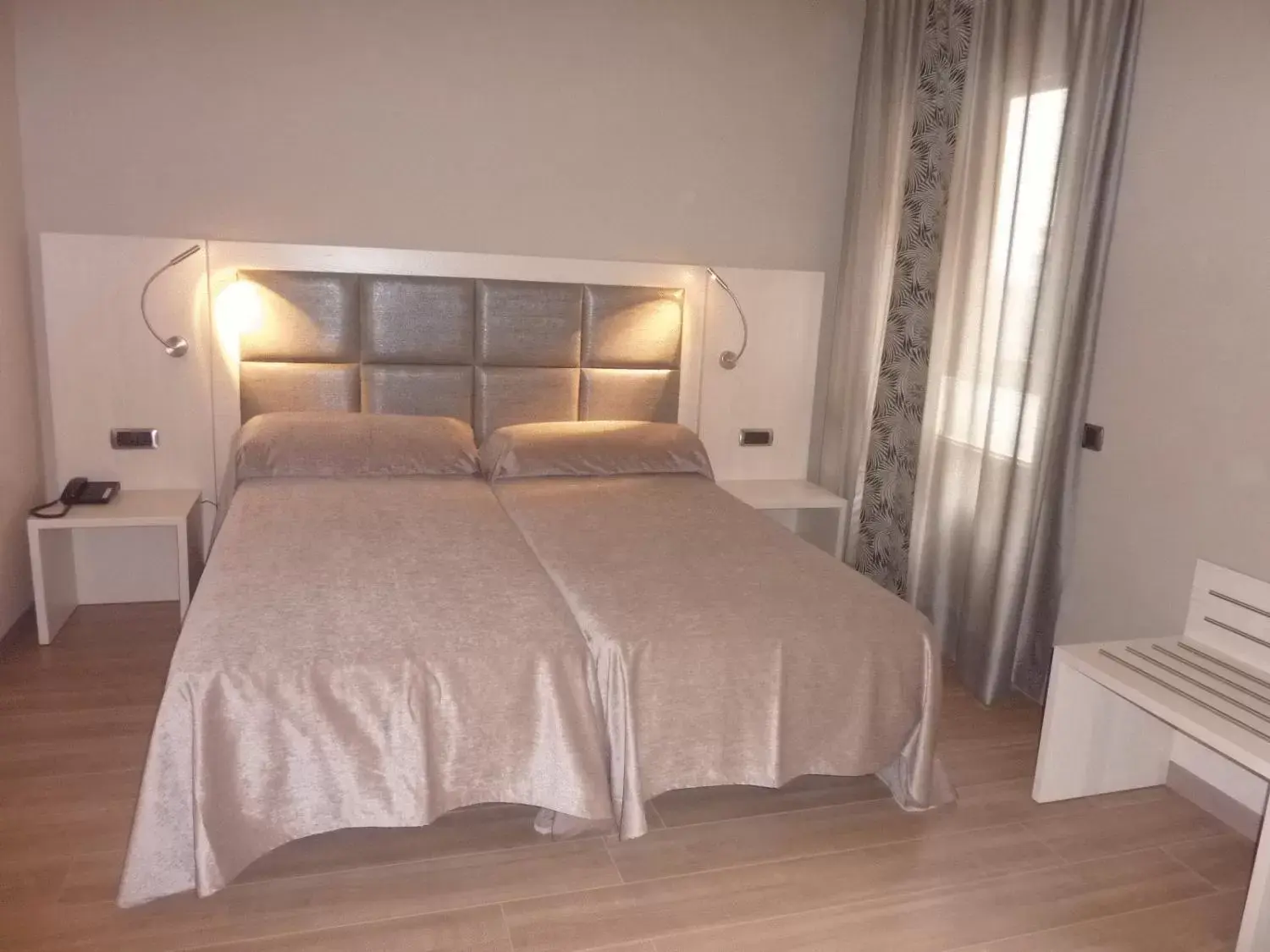 Photo of the whole room, Bed in Barcelona House