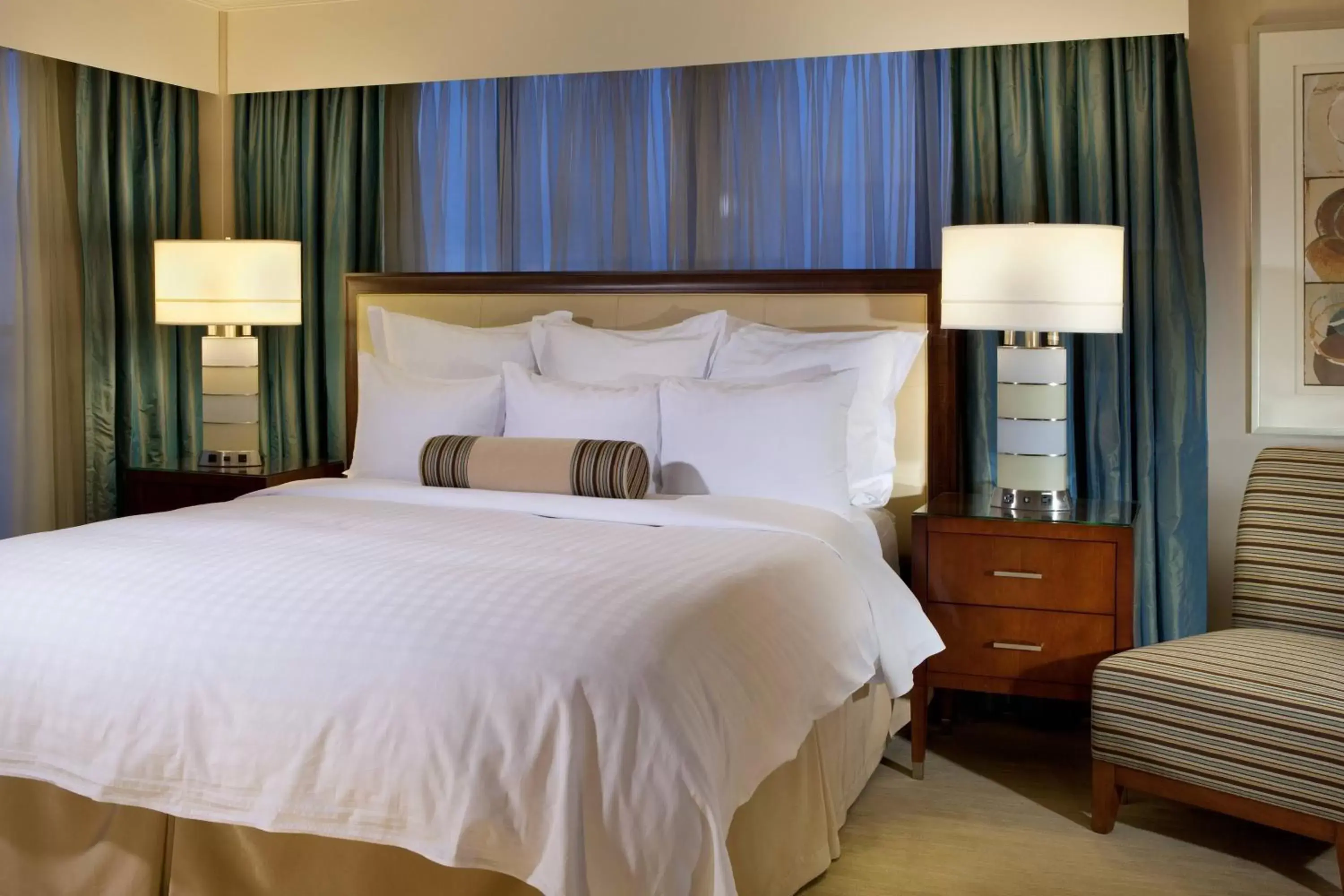 Bedroom, Bed in Ottawa Marriott Hotel