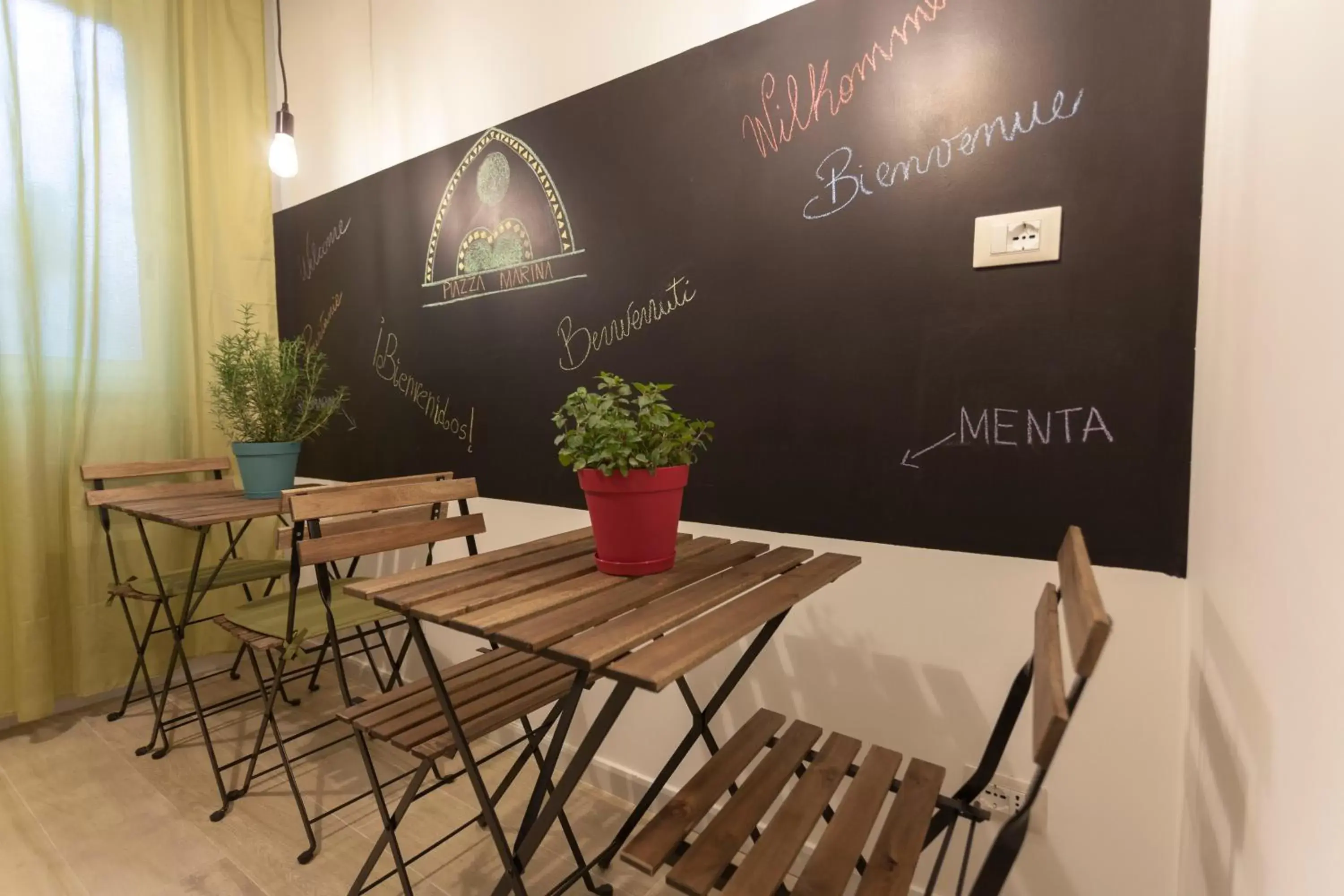 Communal kitchen, Dining Area in Piazza Marina