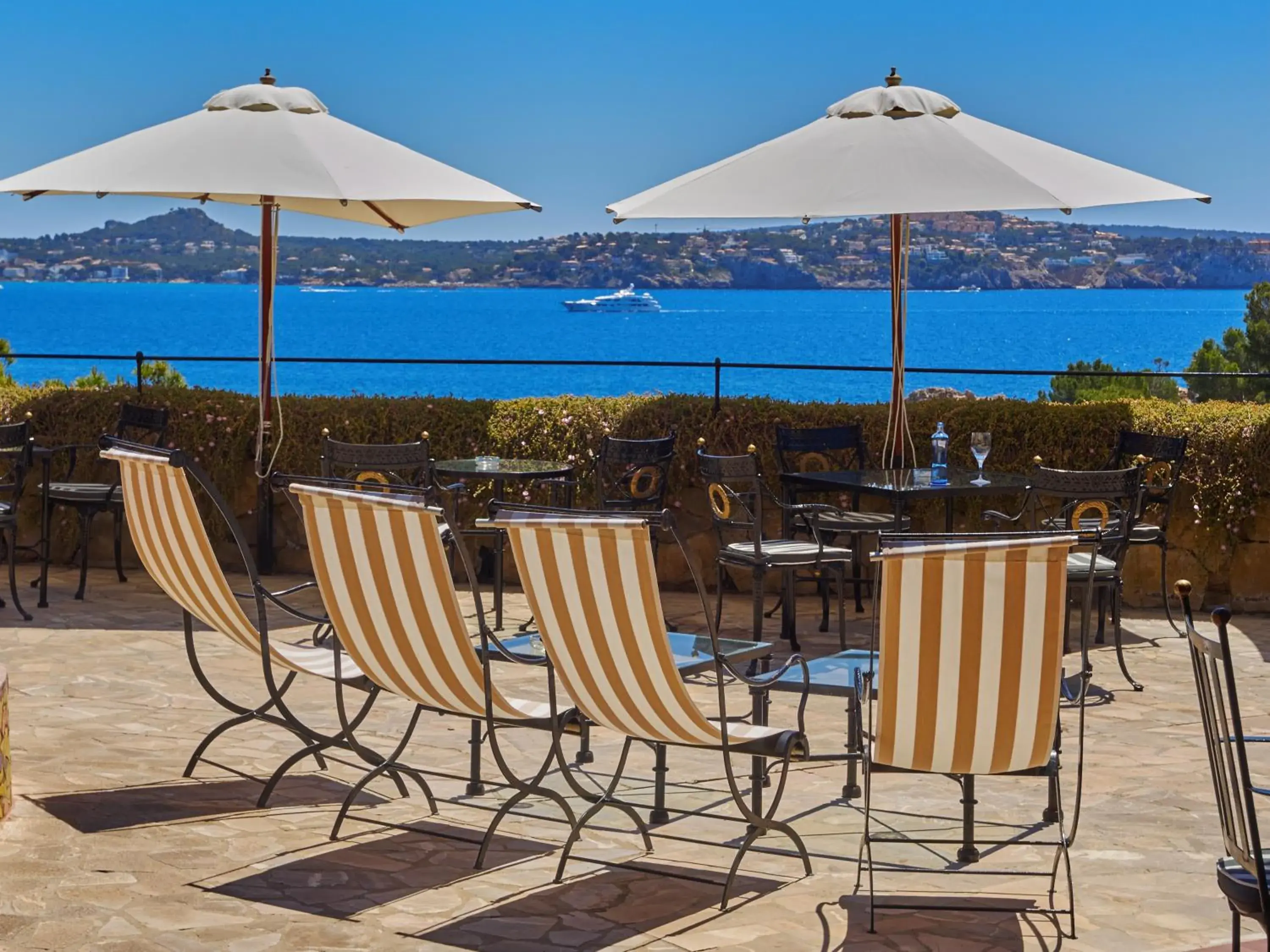 Patio in Hotel Petit Cala Fornells