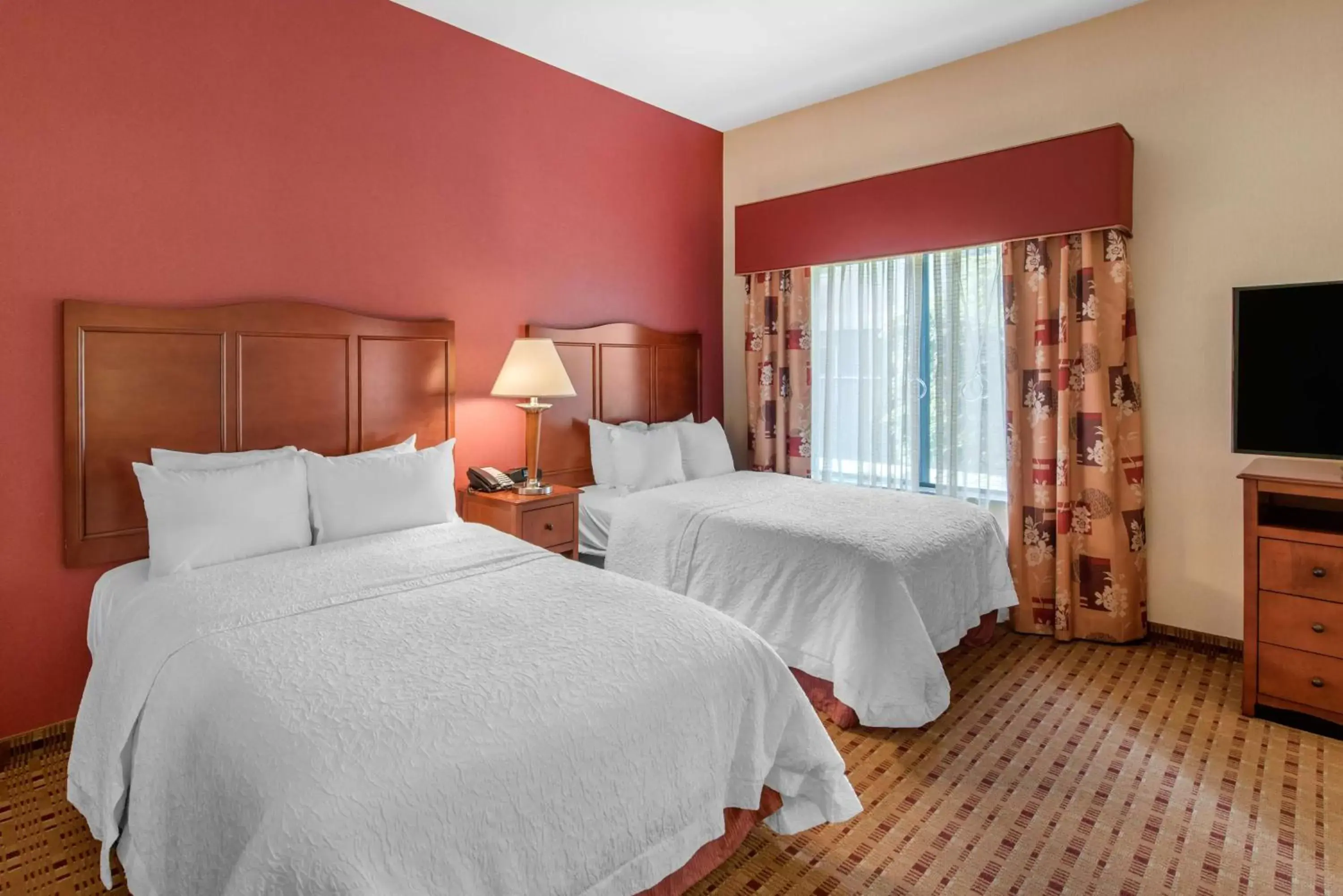 Bedroom, Bed in Hampton Inn & Suites Arcata