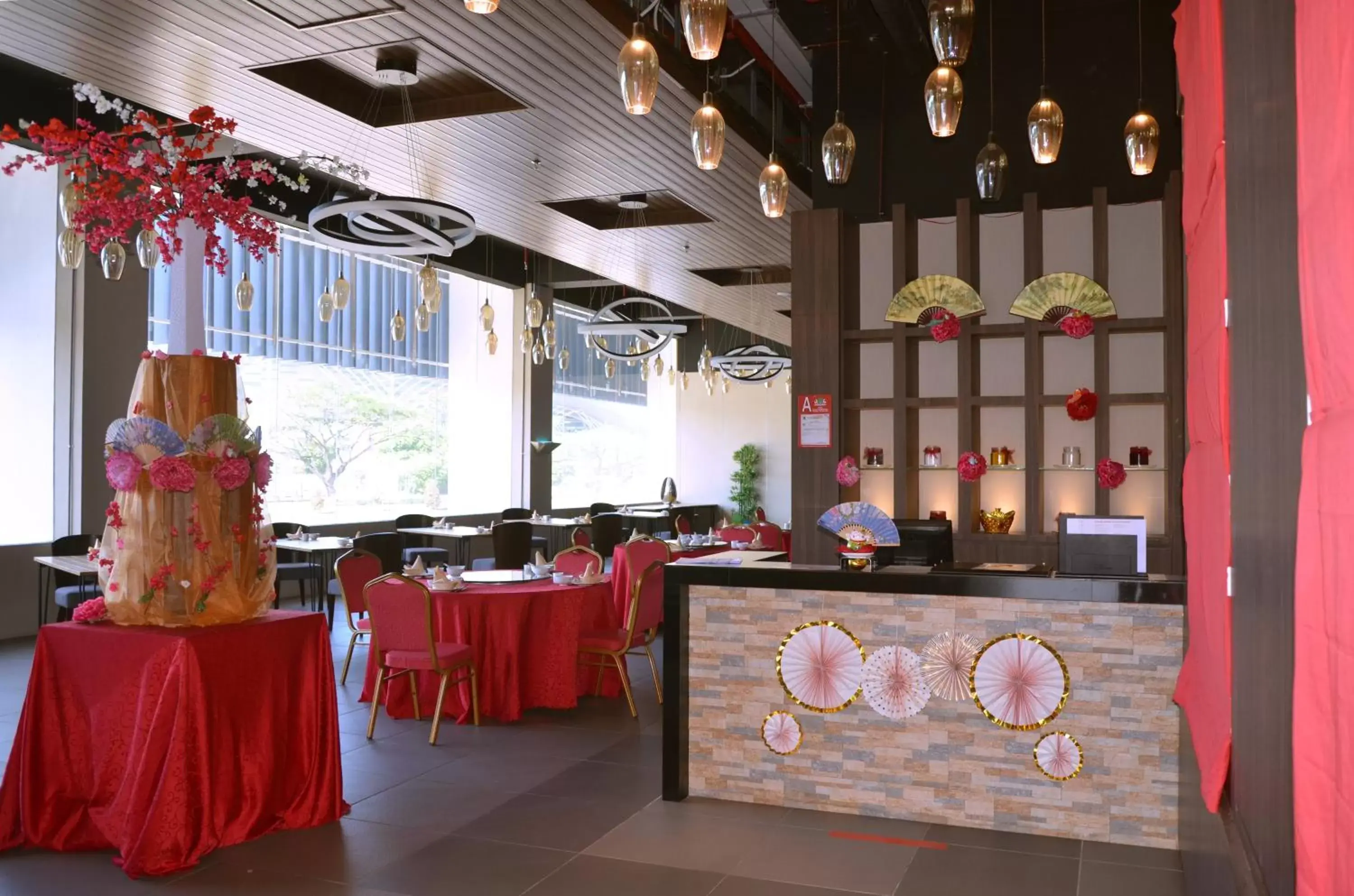 Restaurant/places to eat in UCSI Hotel Kuching