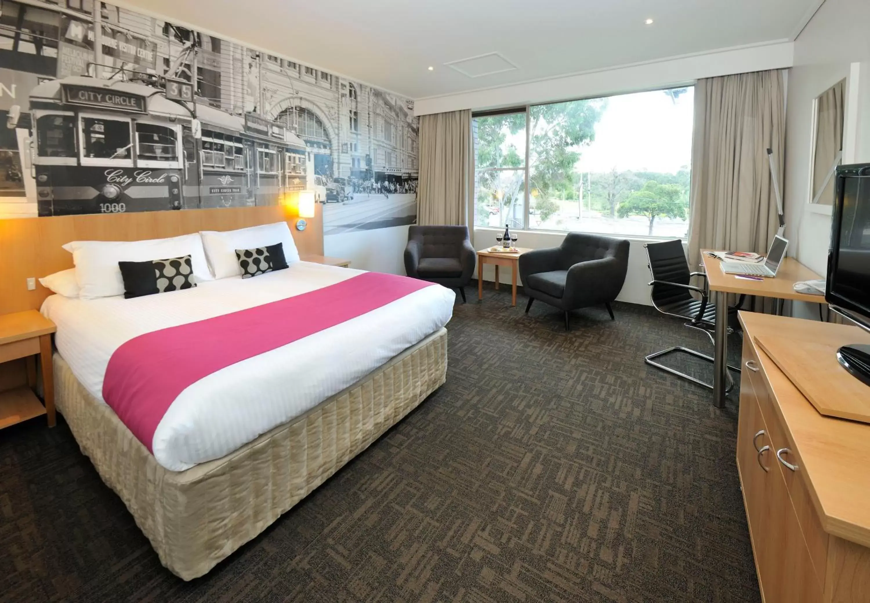 Photo of the whole room in Mercure North Melbourne