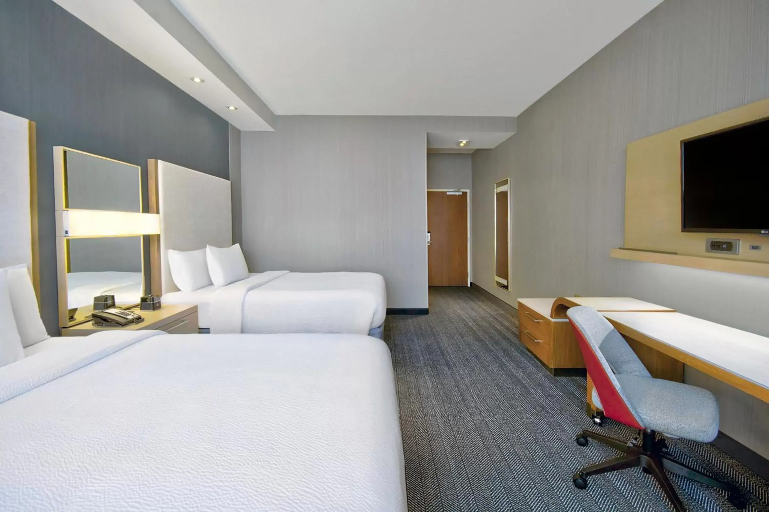 Photo of the whole room, Bed in Courtyard by Marriott Nashville Green Hills