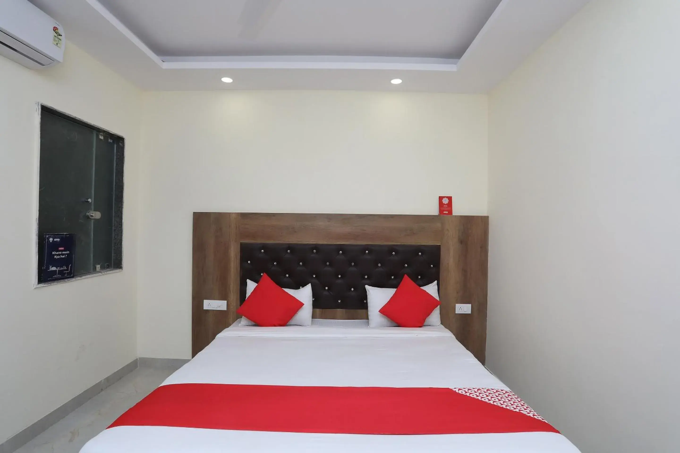 Bedroom, Bed in OYO Hotel Ivy