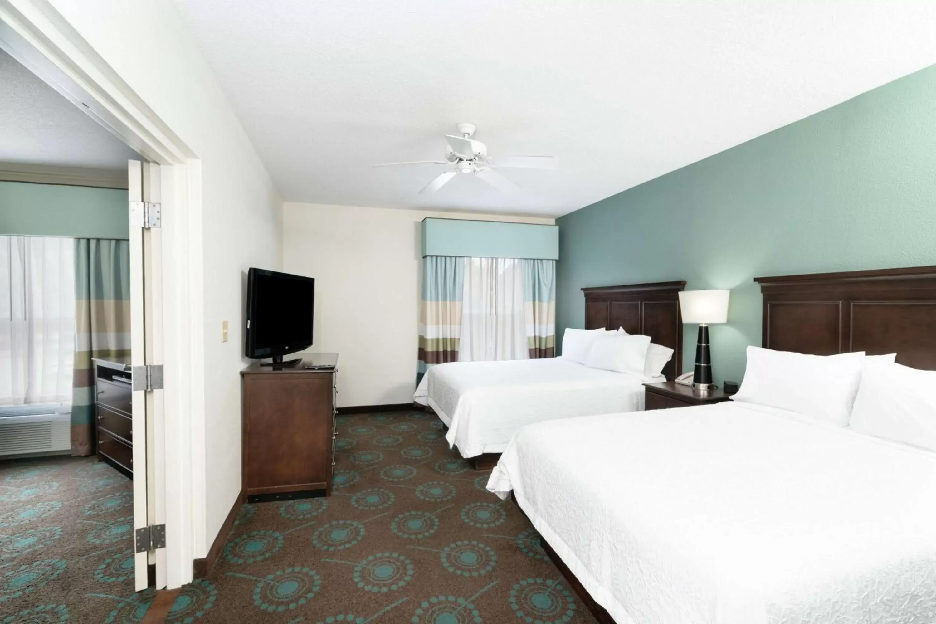 Bedroom in Hampton Inn & Suites Mooresville