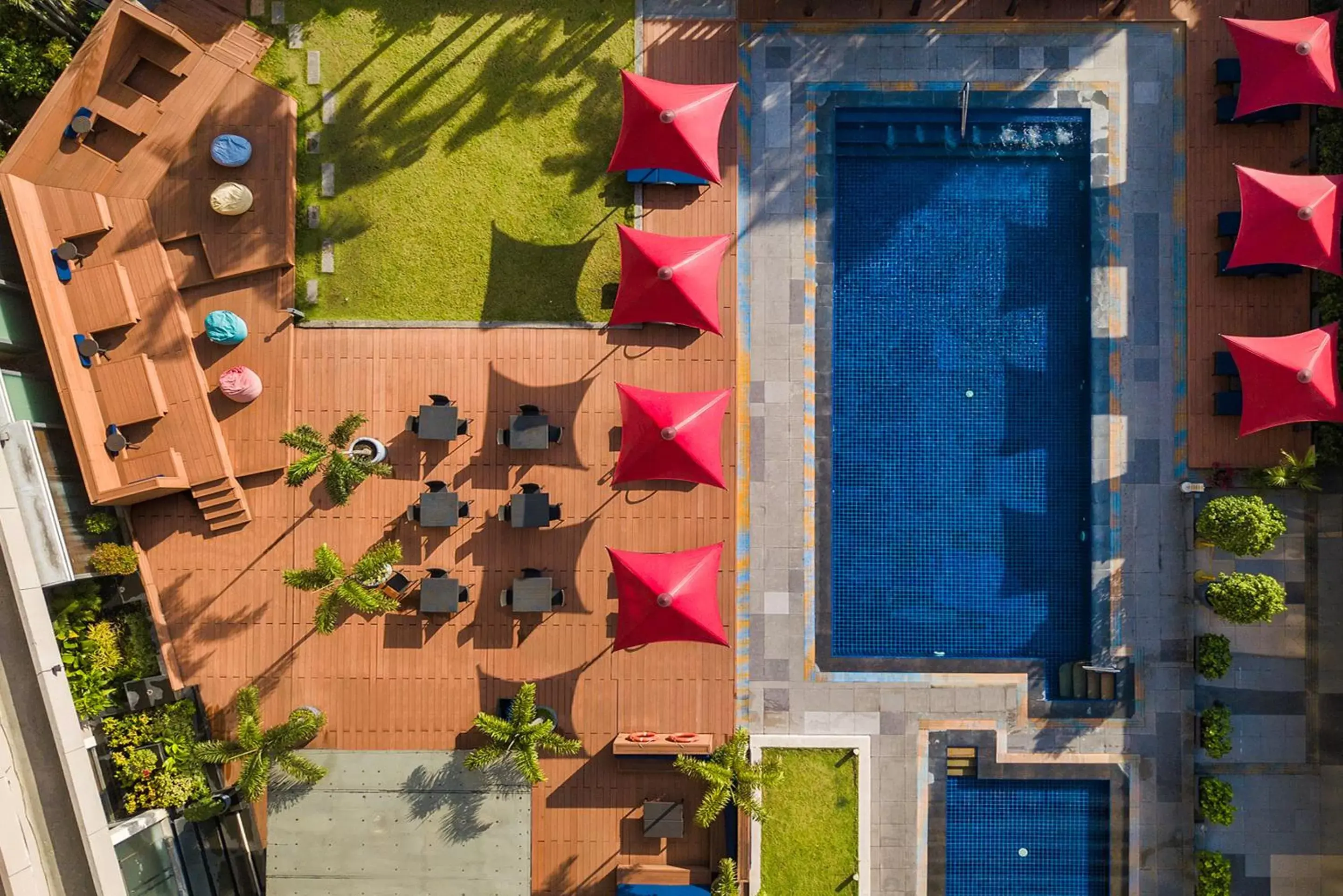 Swimming pool, Bird's-eye View in Dusit Thani Manila