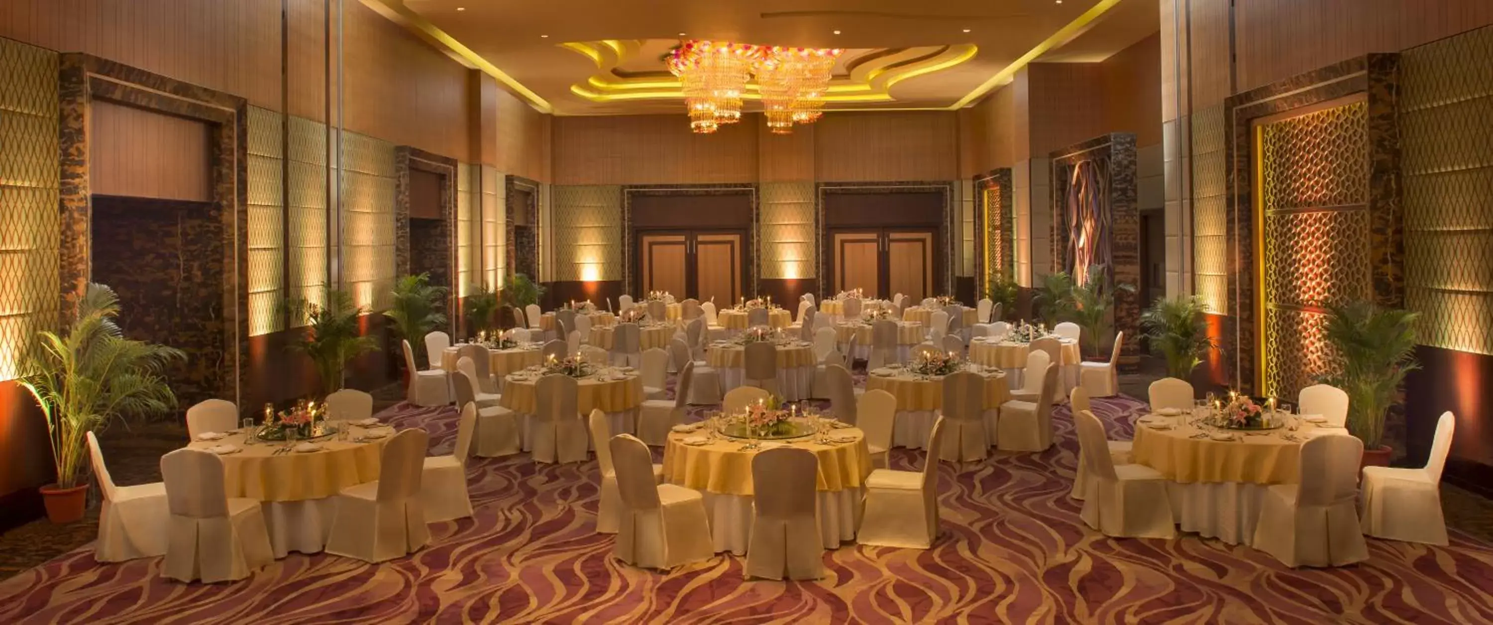 Banquet/Function facilities, Banquet Facilities in Radisson Blu Hotel, Indore