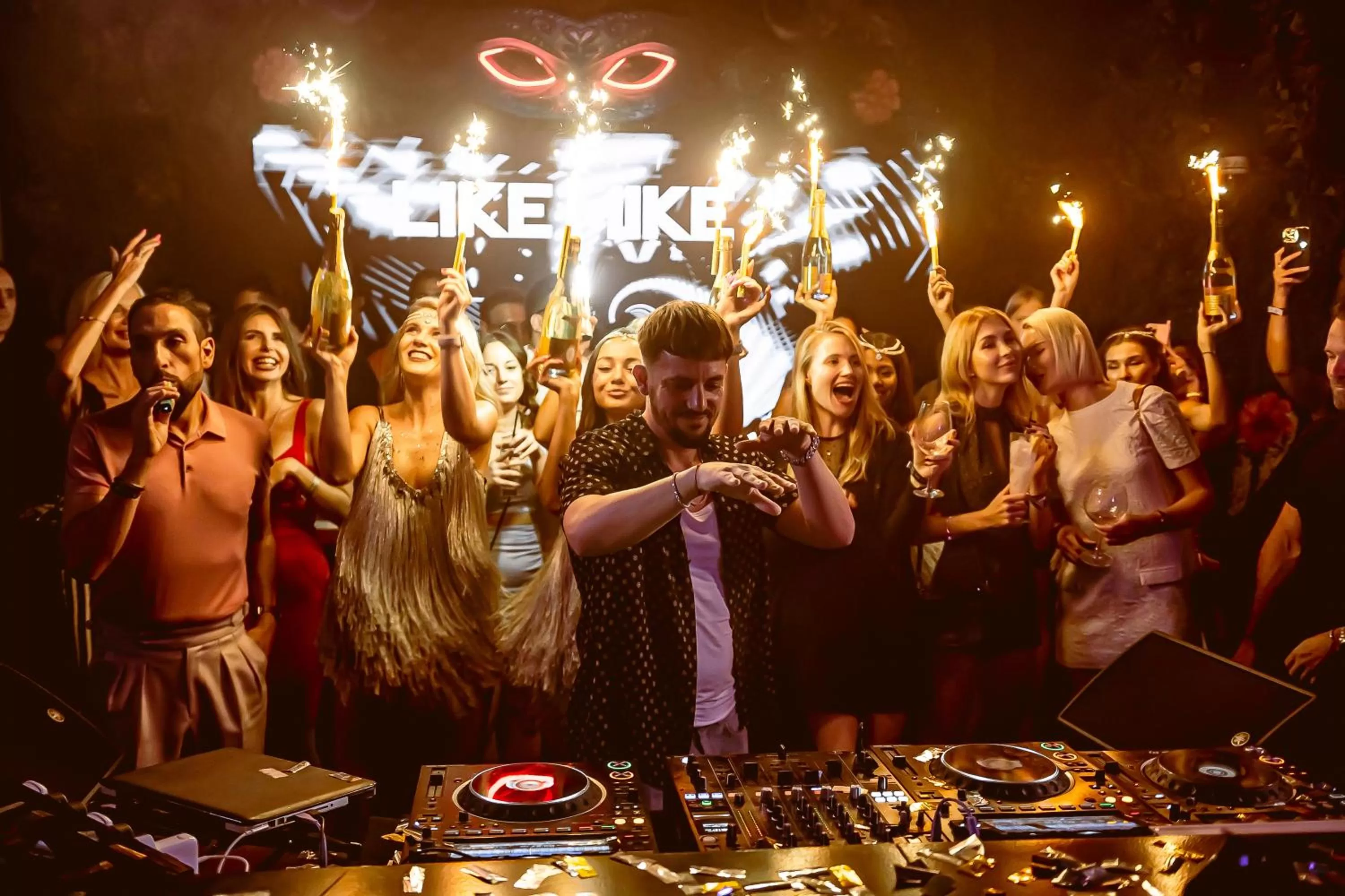 Nightclub / DJ in FIVE Palm Jumeirah Dubai