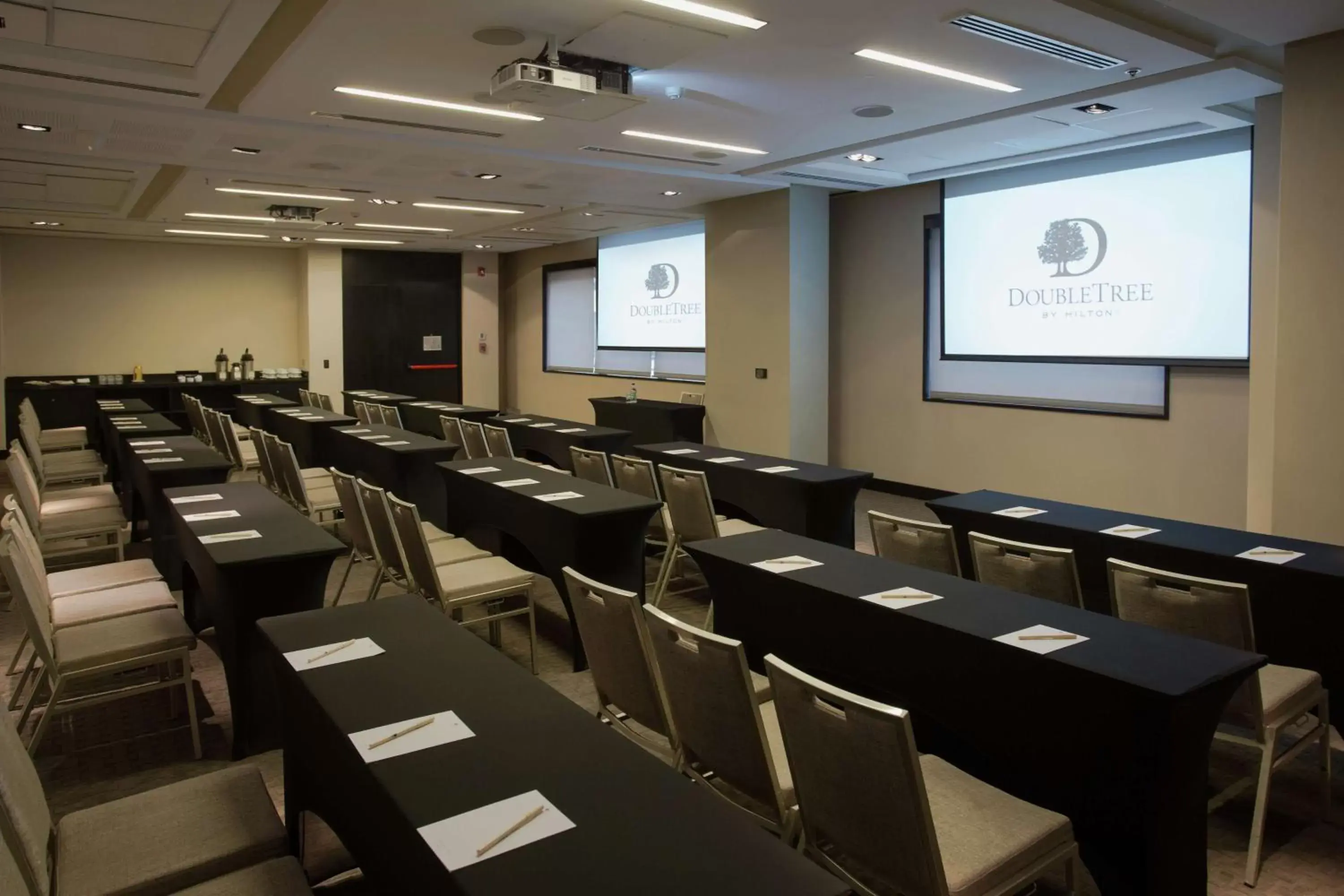 Meeting/conference room, Business Area/Conference Room in DoubleTree by Hilton Santiago - Vitacura