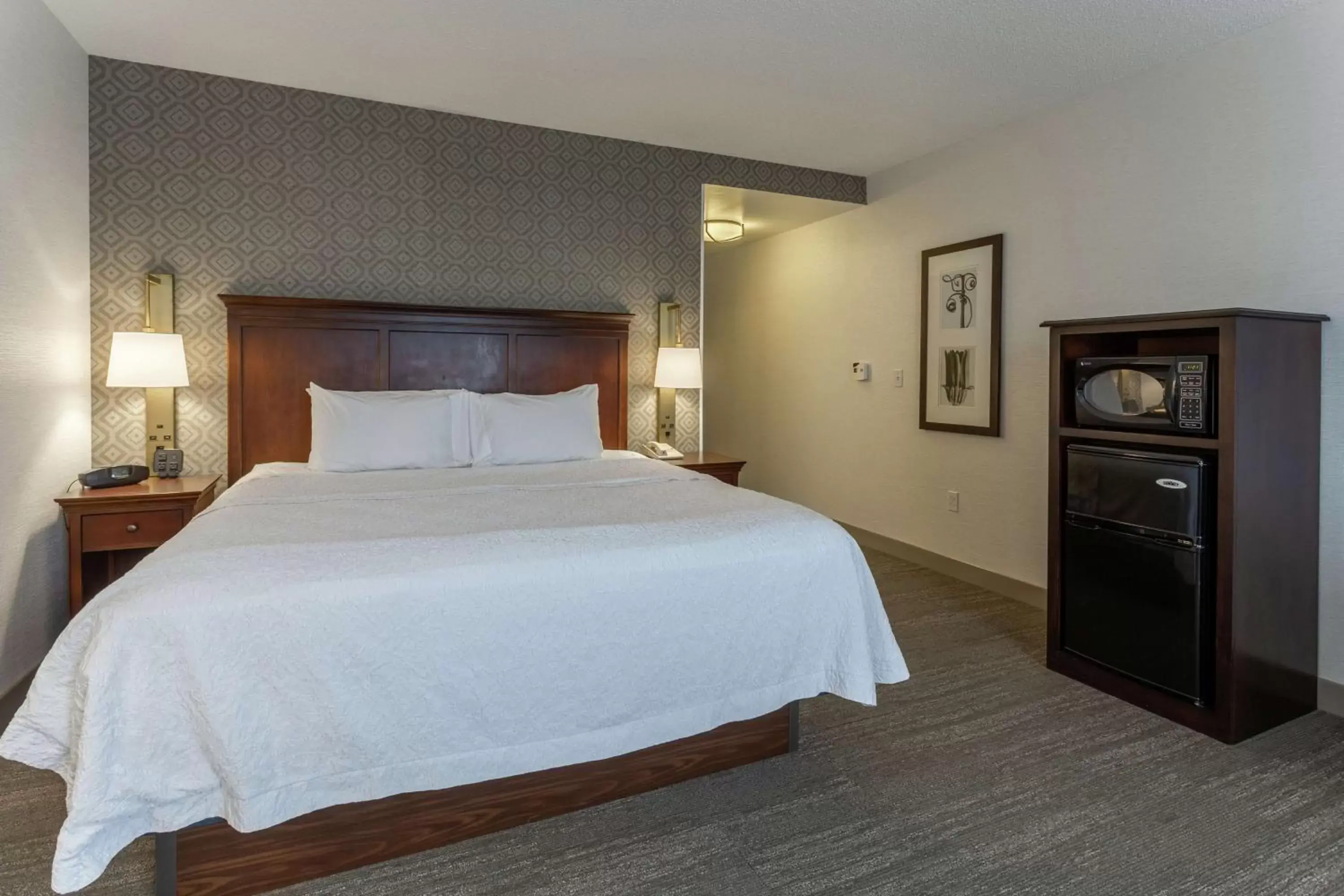 Bed in Hampton Inn & Suites Saratoga Springs Downtown