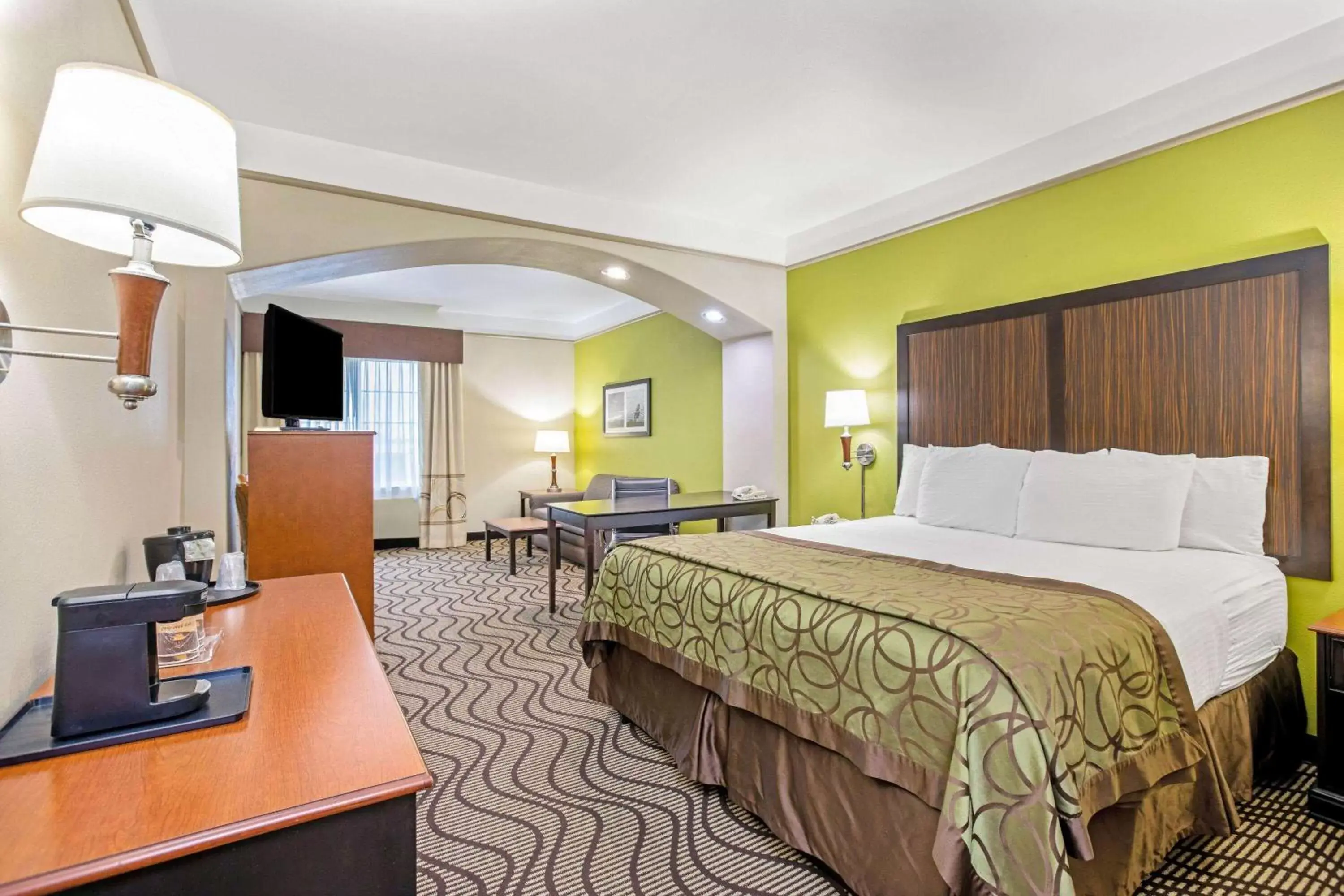 Photo of the whole room, Bed in La Quinta by Wyndham Corpus Christi Airport