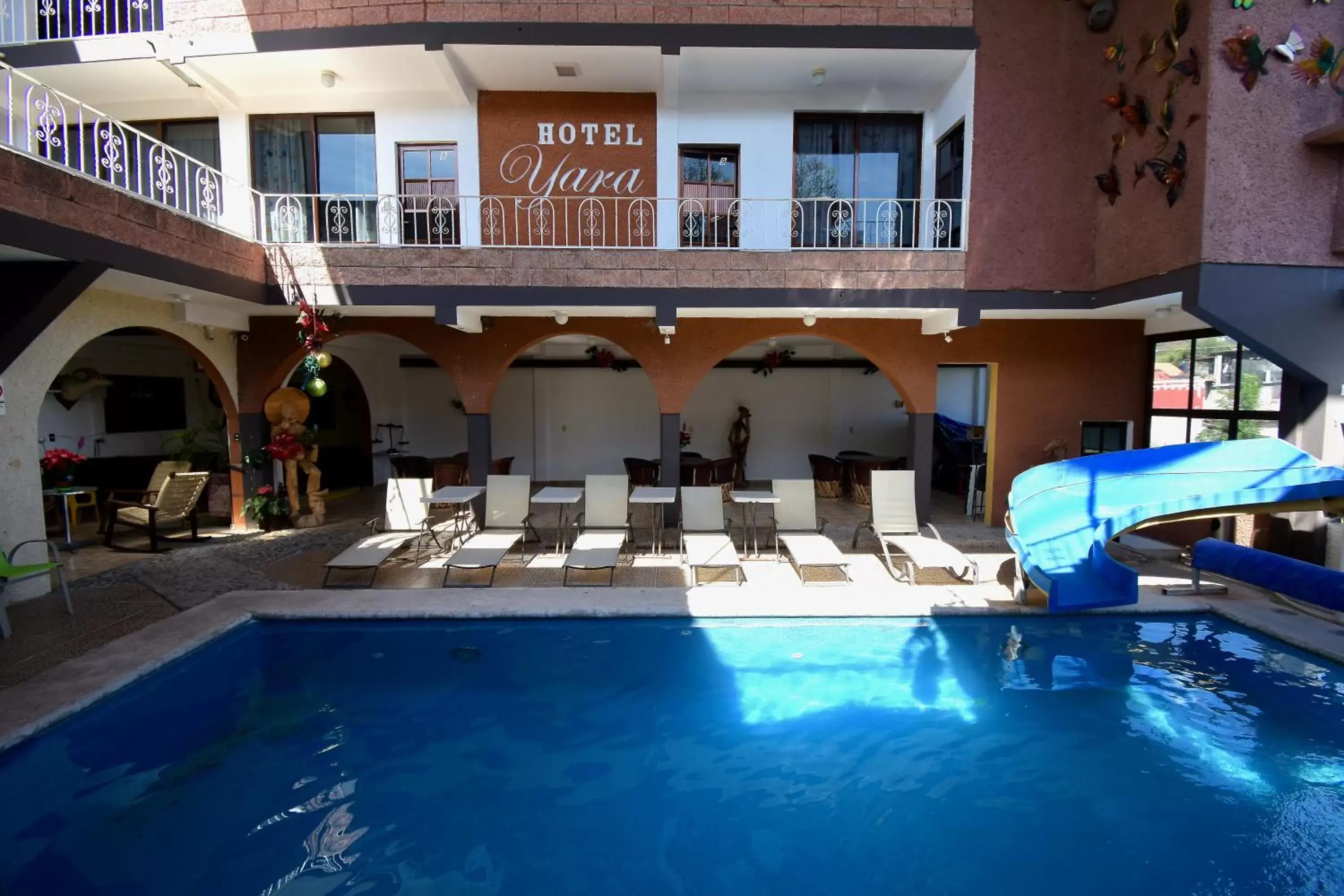 Swimming pool in Hotel Yara