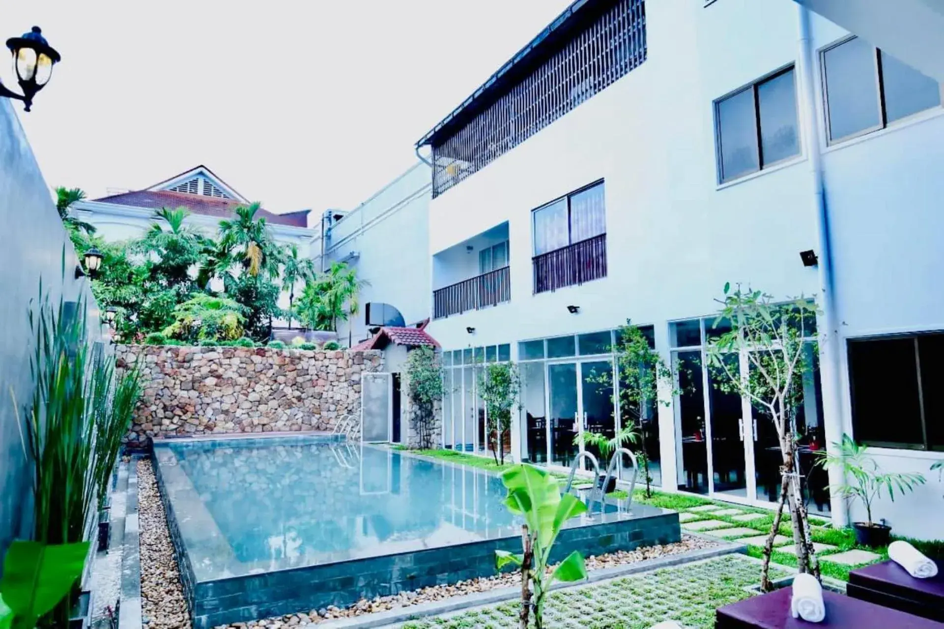 Swimming Pool in Holy Angkor Hotel