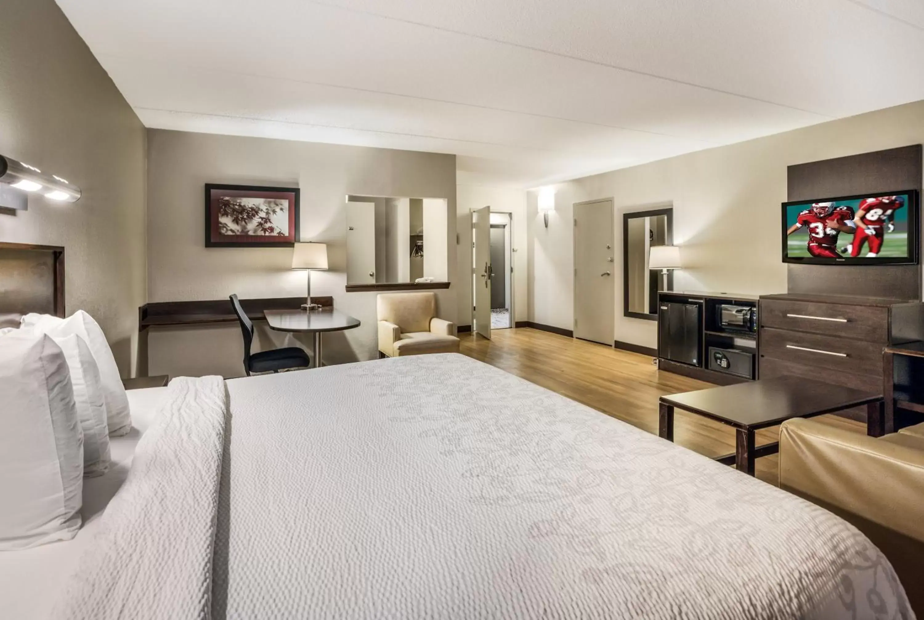 Photo of the whole room, Bed in Red Roof Inn PLUS+ Boston - Woburn/ Burlington Photo of the whole room, Bed in Red Roof Inn PLUS+ Boston - Woburn/ Burlington