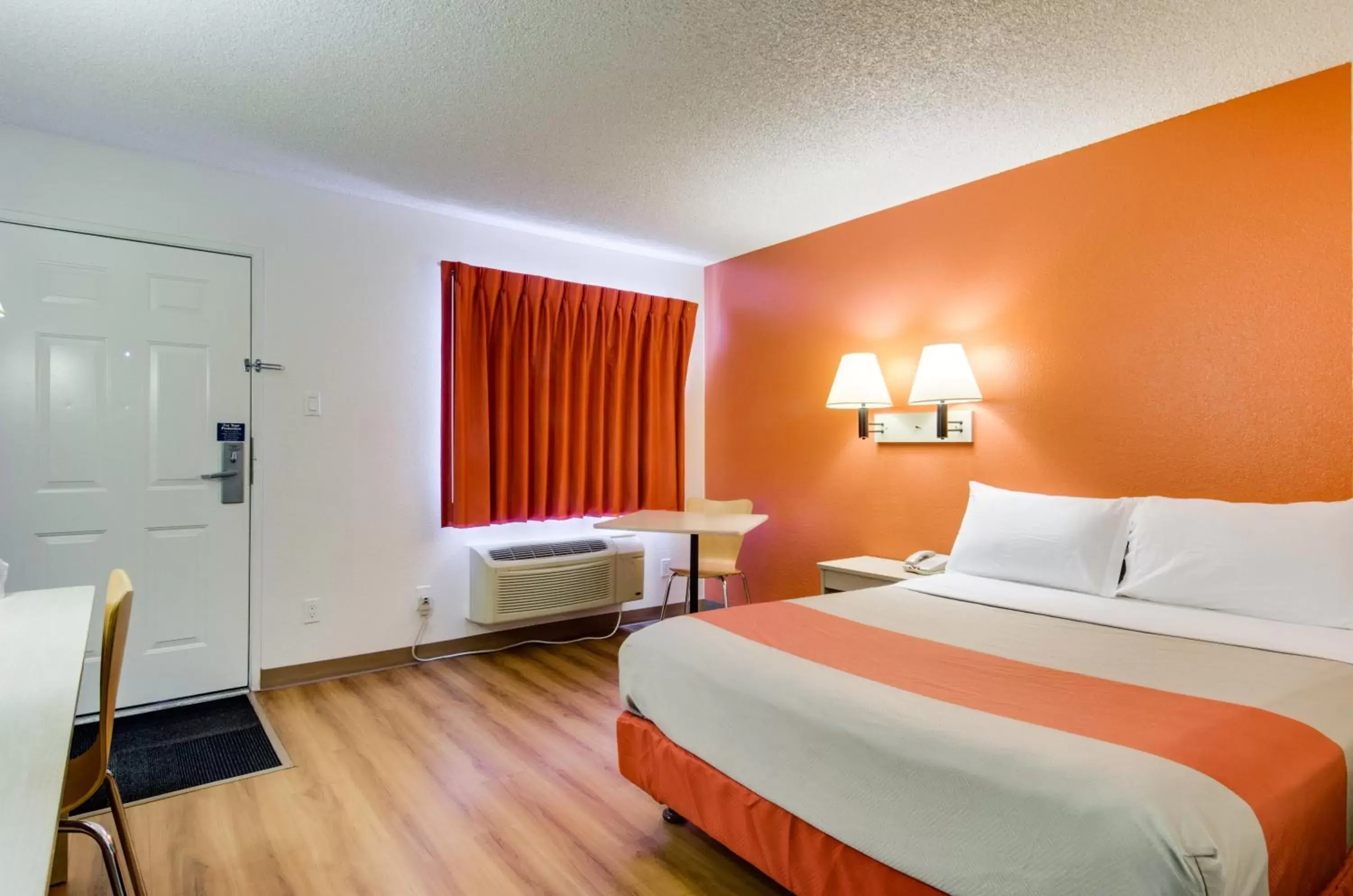 Bedroom, Bed in Motel 6-Tacoma, WA - Fife Bedroom, Bed in Motel 6-Tacoma, WA - Fife