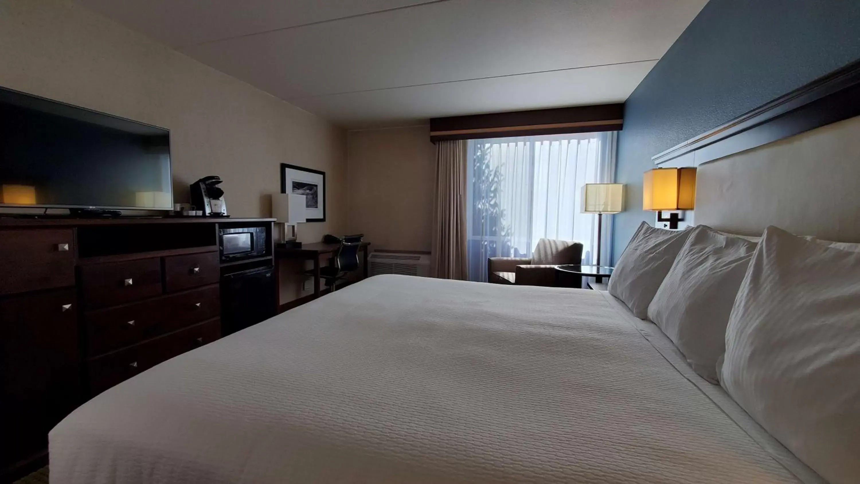 Photo of the whole room, Bed in Best Western Plus Coeur d'Alene Inn