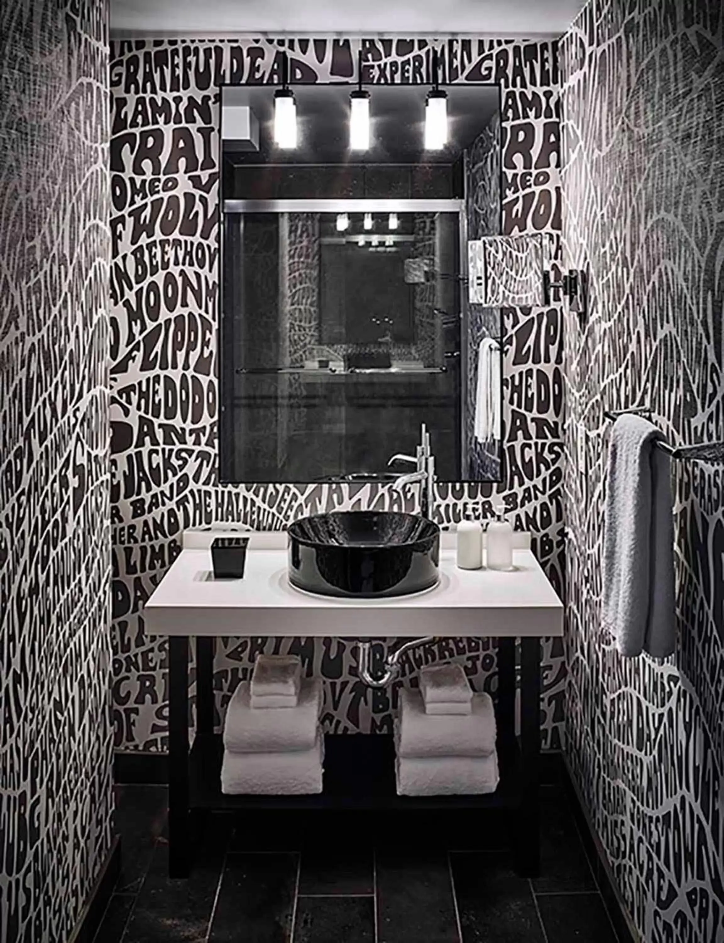Bathroom in Hotel Zeppelin San Francisco