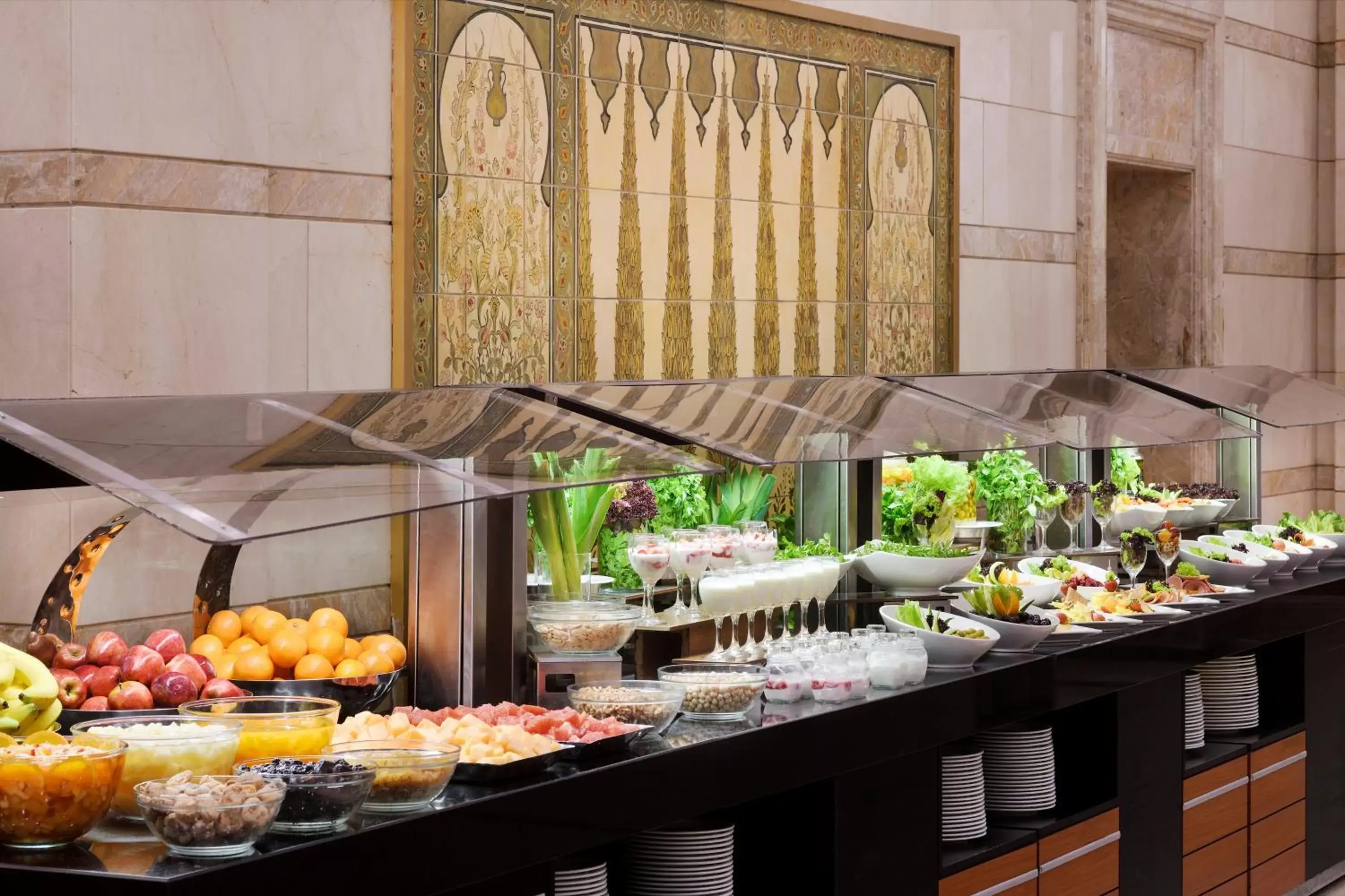 Restaurant/places to eat in Dar Al Hijra InterContinental