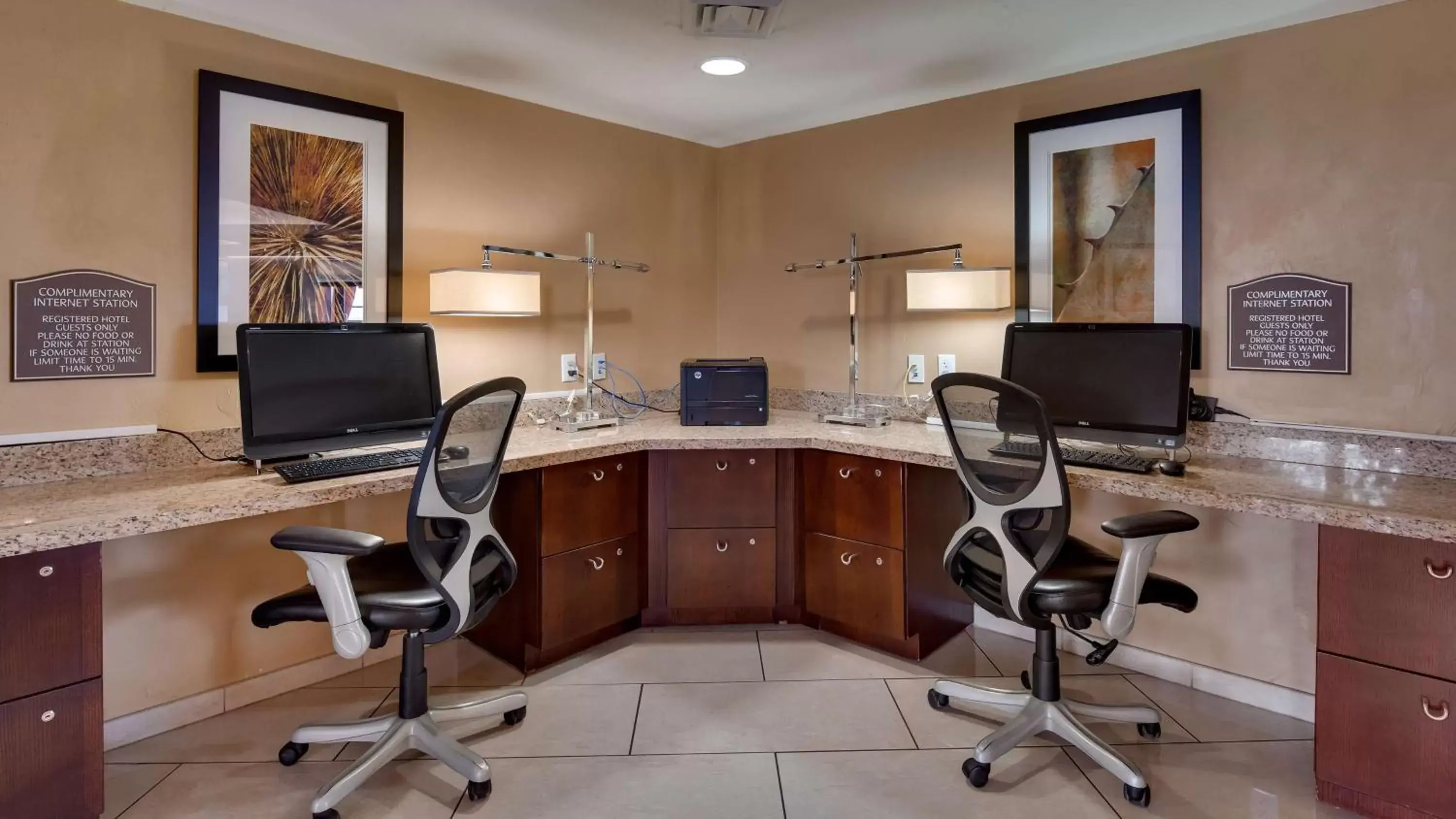 Business facilities in Best Western View of Lake Powell Hotel