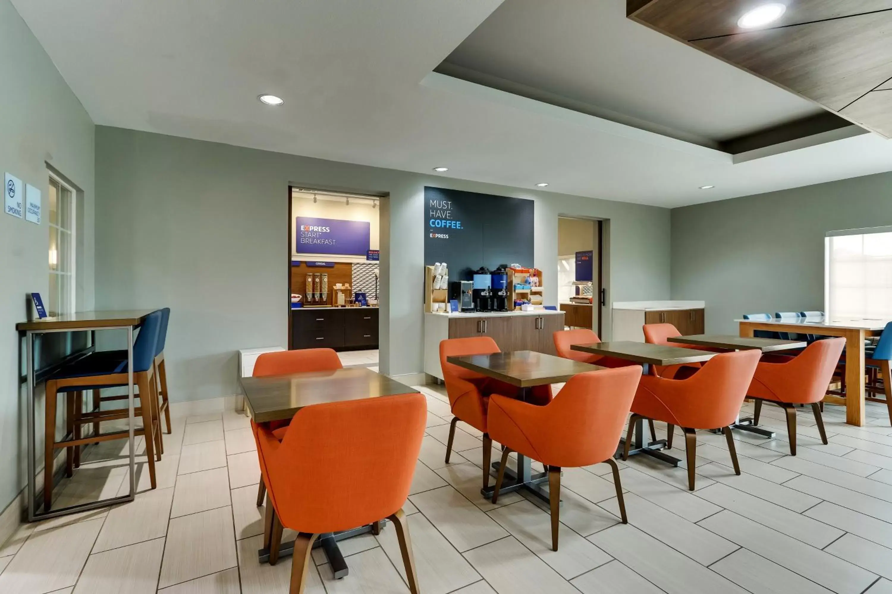 Breakfast, Restaurant/Places to Eat in Holiday Inn Express & Suites - Ardmore, an IHG Hotel