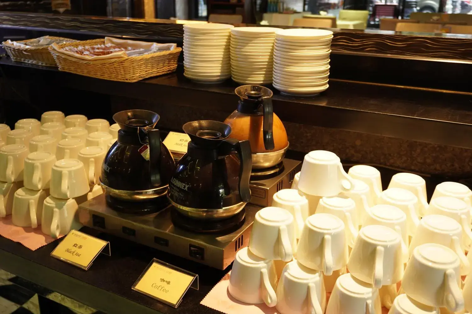 Coffee/tea facilities in La Perle International Hotel Coffee/tea facilities in La Perle International Hotel