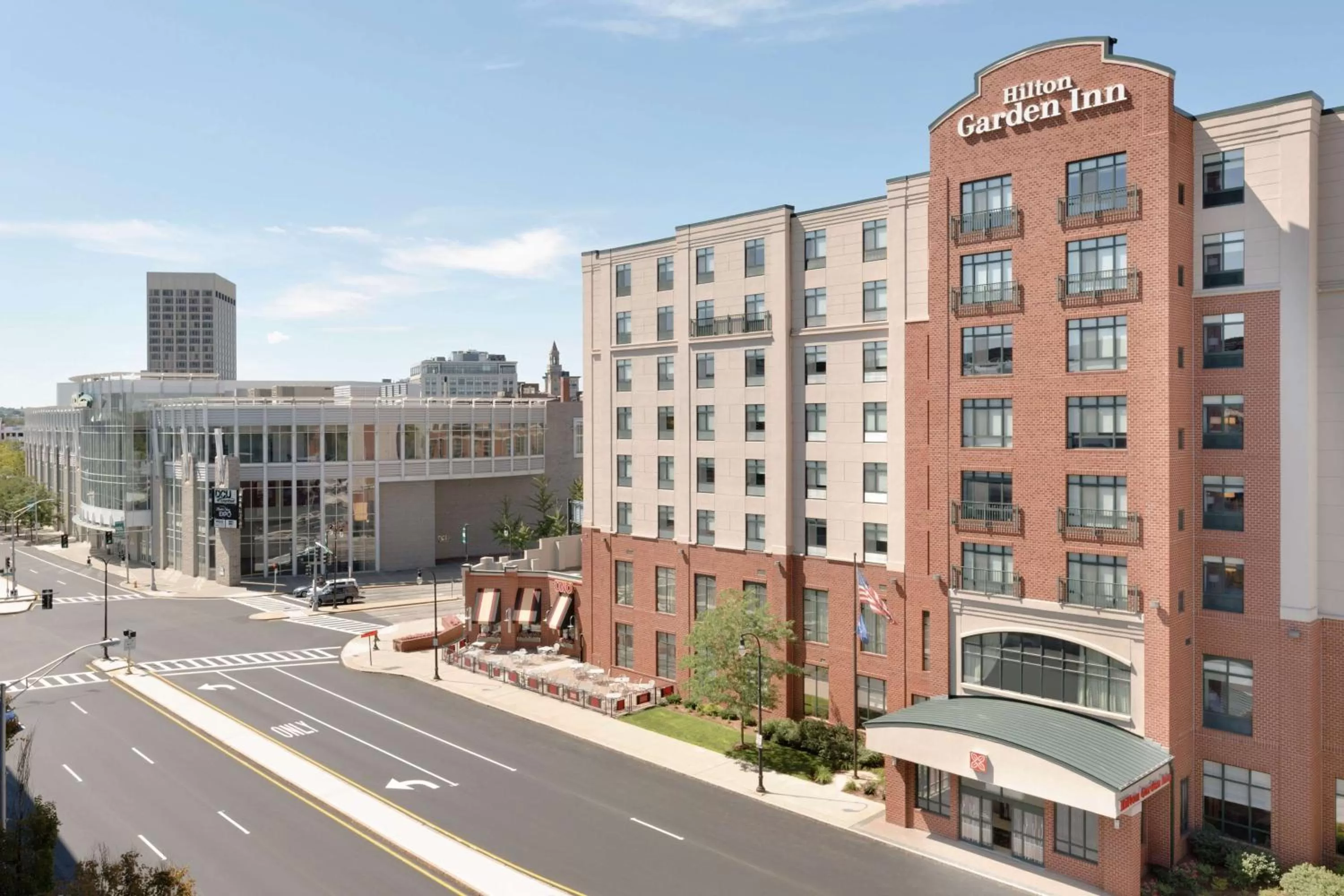 Property building in Hilton Garden Inn Worcester