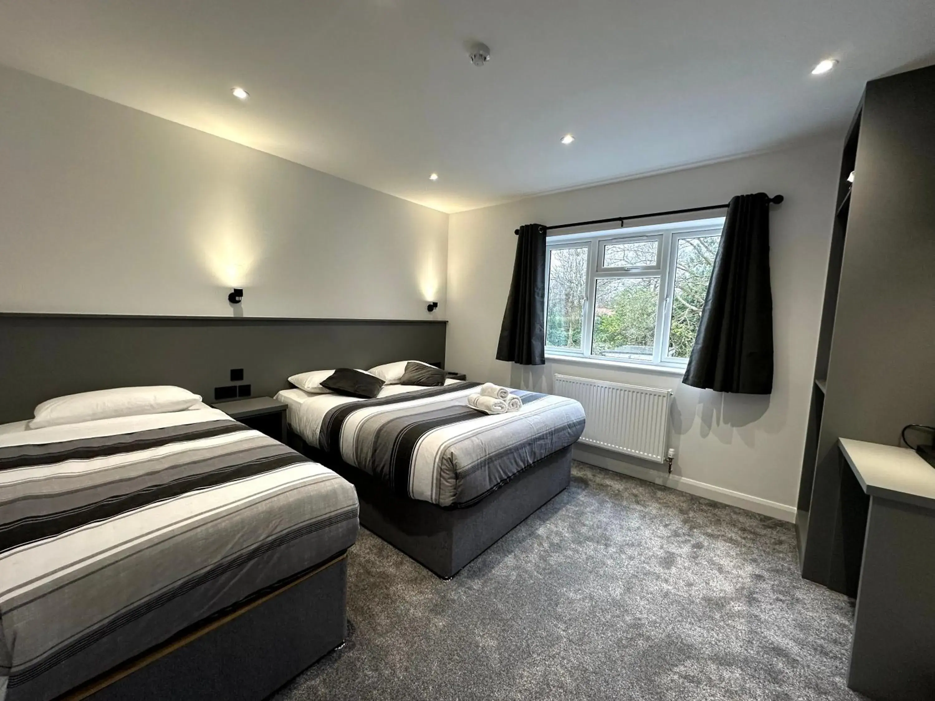 Garden view, Bed in Gainsborough Lodge Garden view, Bed in Gainsborough Lodge