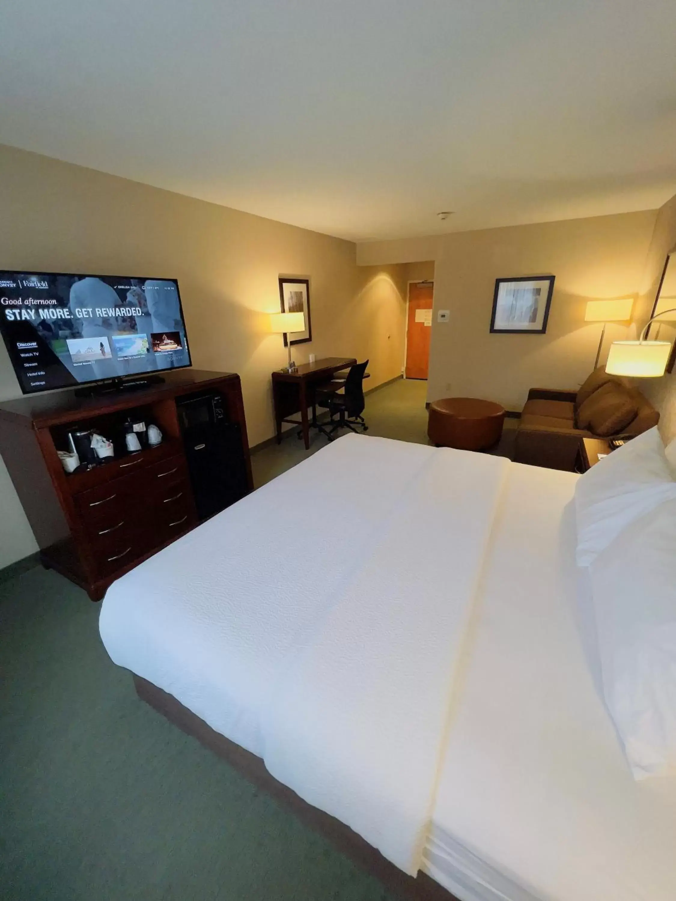 Bed in Fairfield Inn & Suites by Marriott Great Barrington Lenox/Berkshires