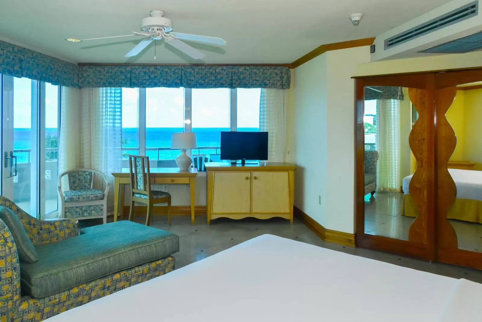 Bed in Accra Beach Hotel & Spa