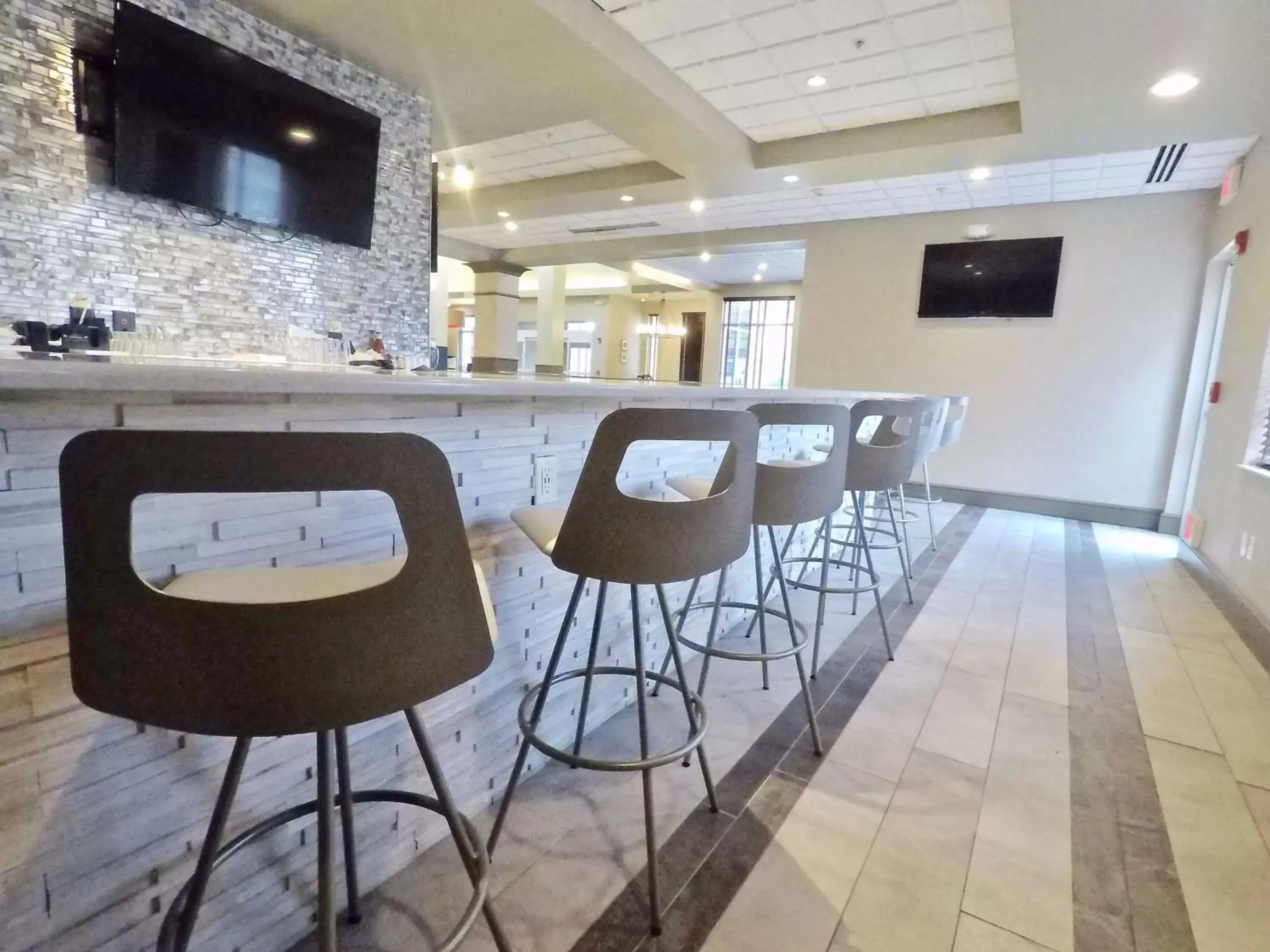 Lounge or bar in Hilton Garden Inn West Des Moines Lounge or bar in Hilton Garden Inn West Des Moines