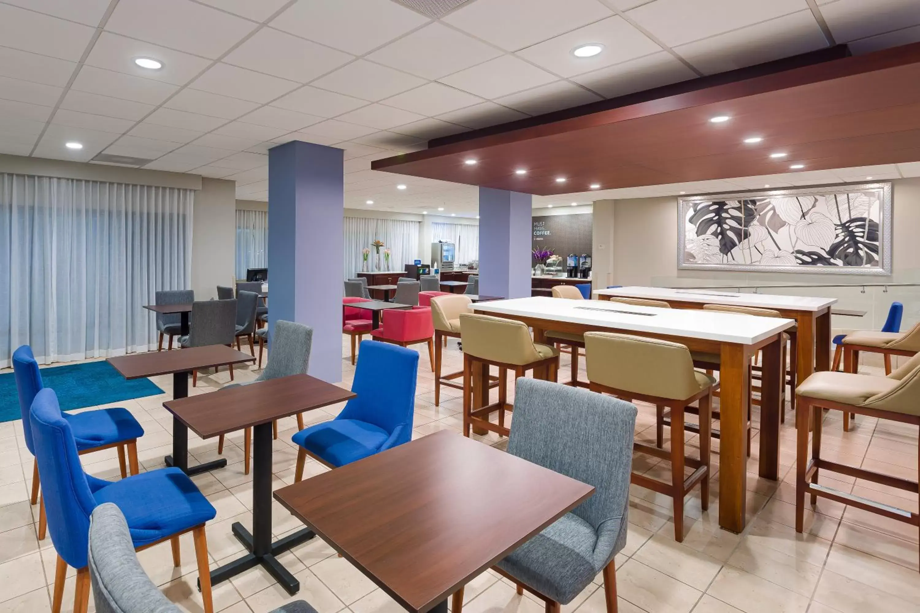 Lobby or reception, Restaurant/Places to Eat in Holiday Inn Express San Jose Airport, an IHG Hotel