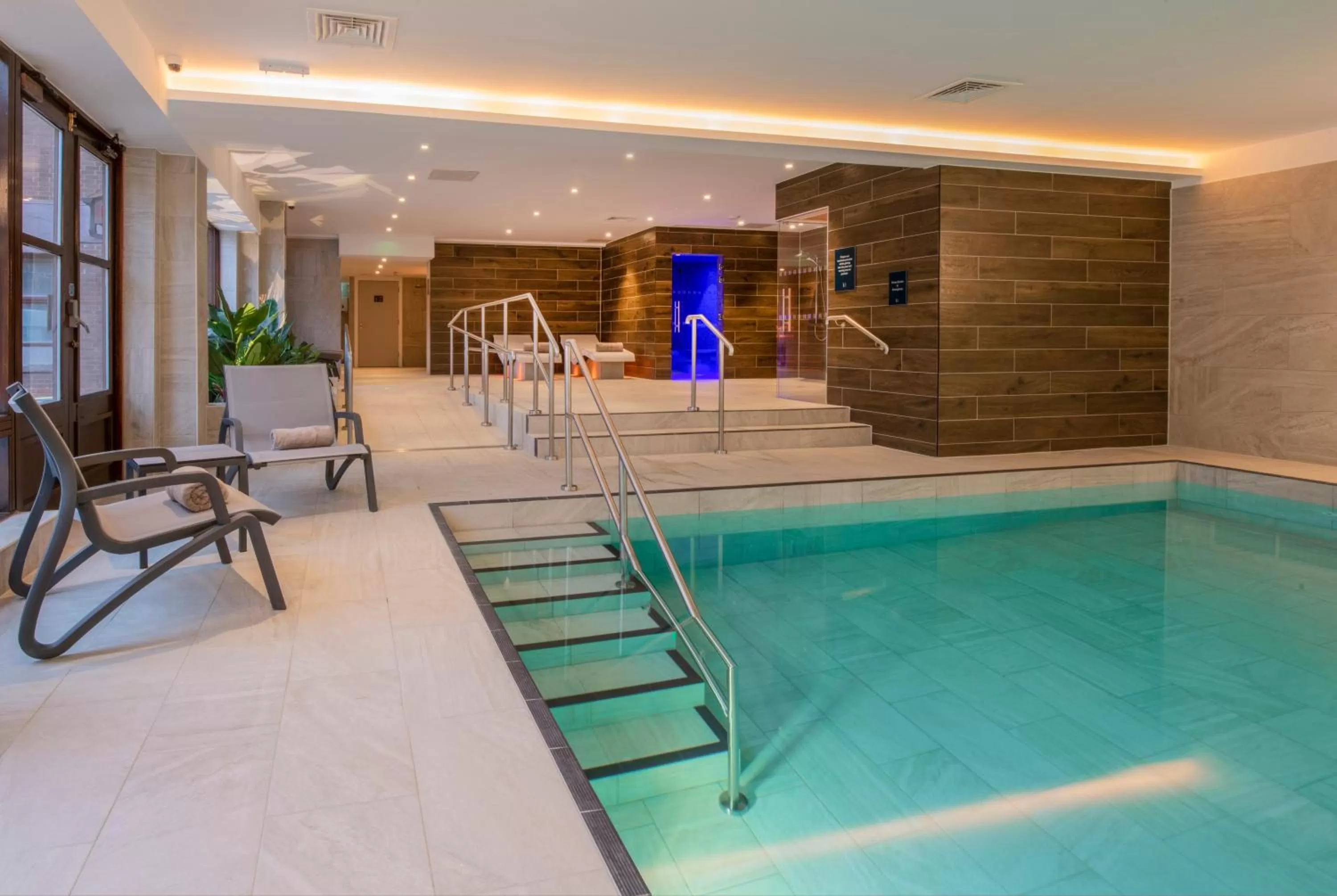 Swimming pool in Horwood House Hotel