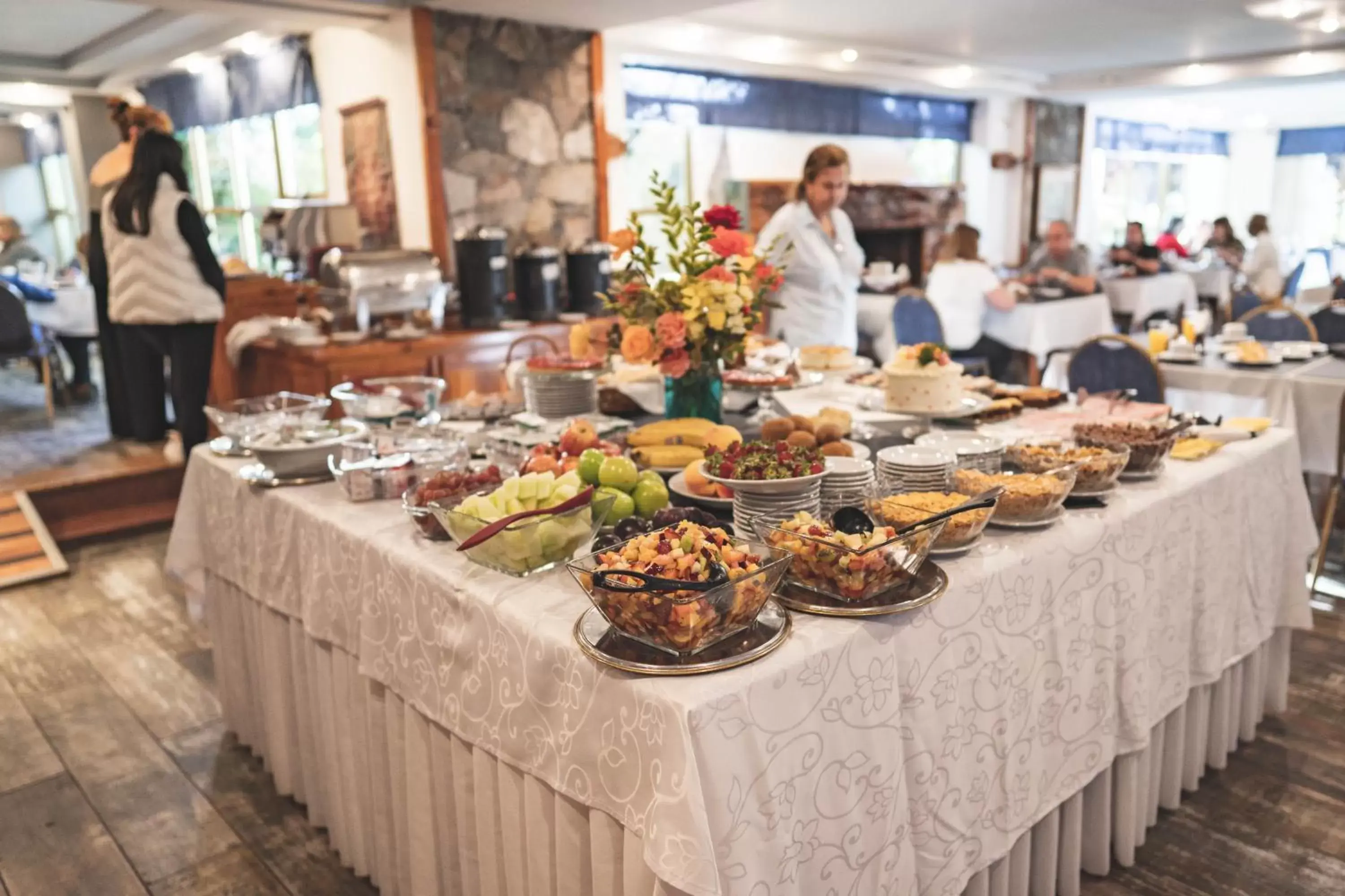 Buffet breakfast in Patagonia Plaza Hotel