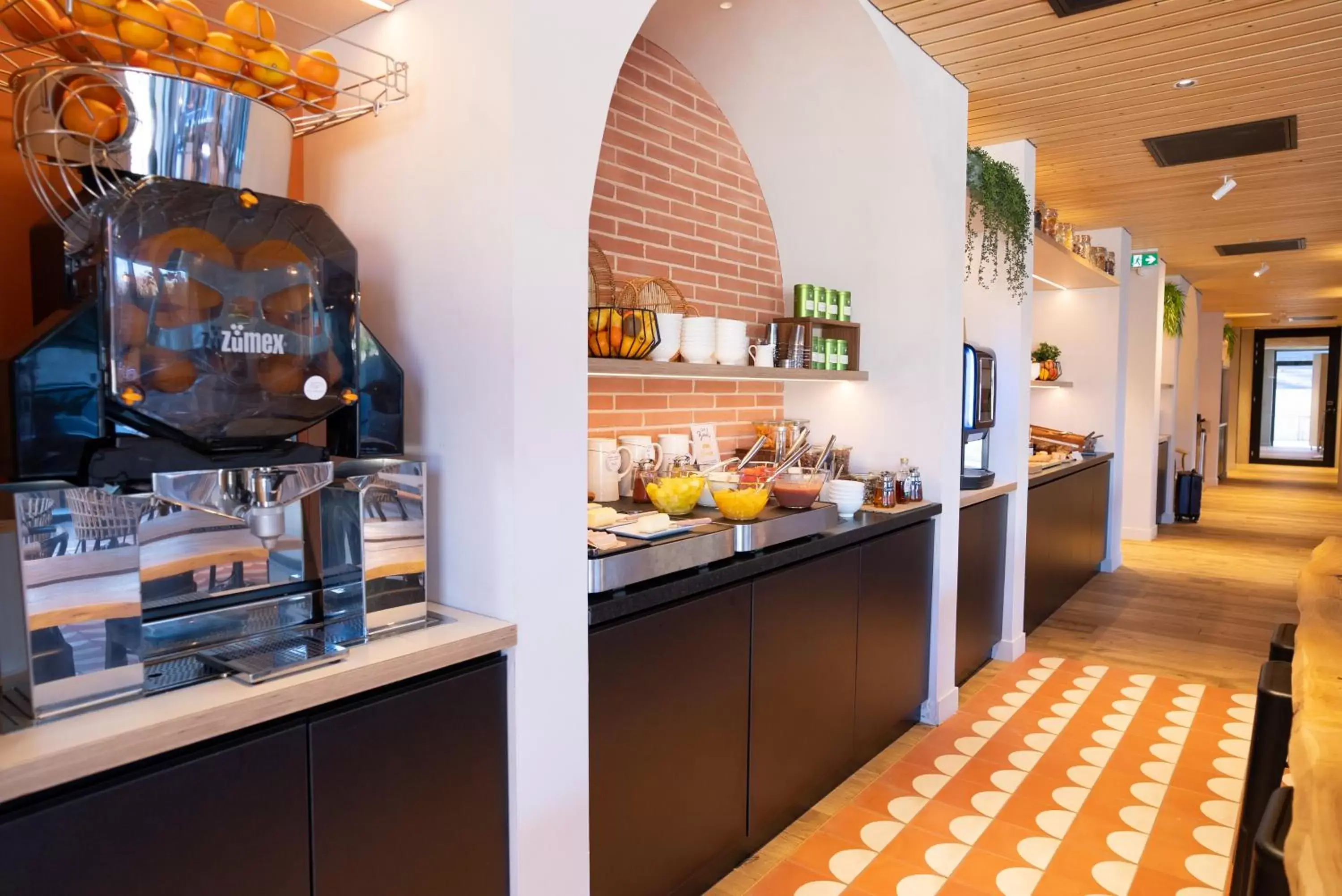 Buffet breakfast, Restaurant/Places to Eat in ibis Styles Montauban