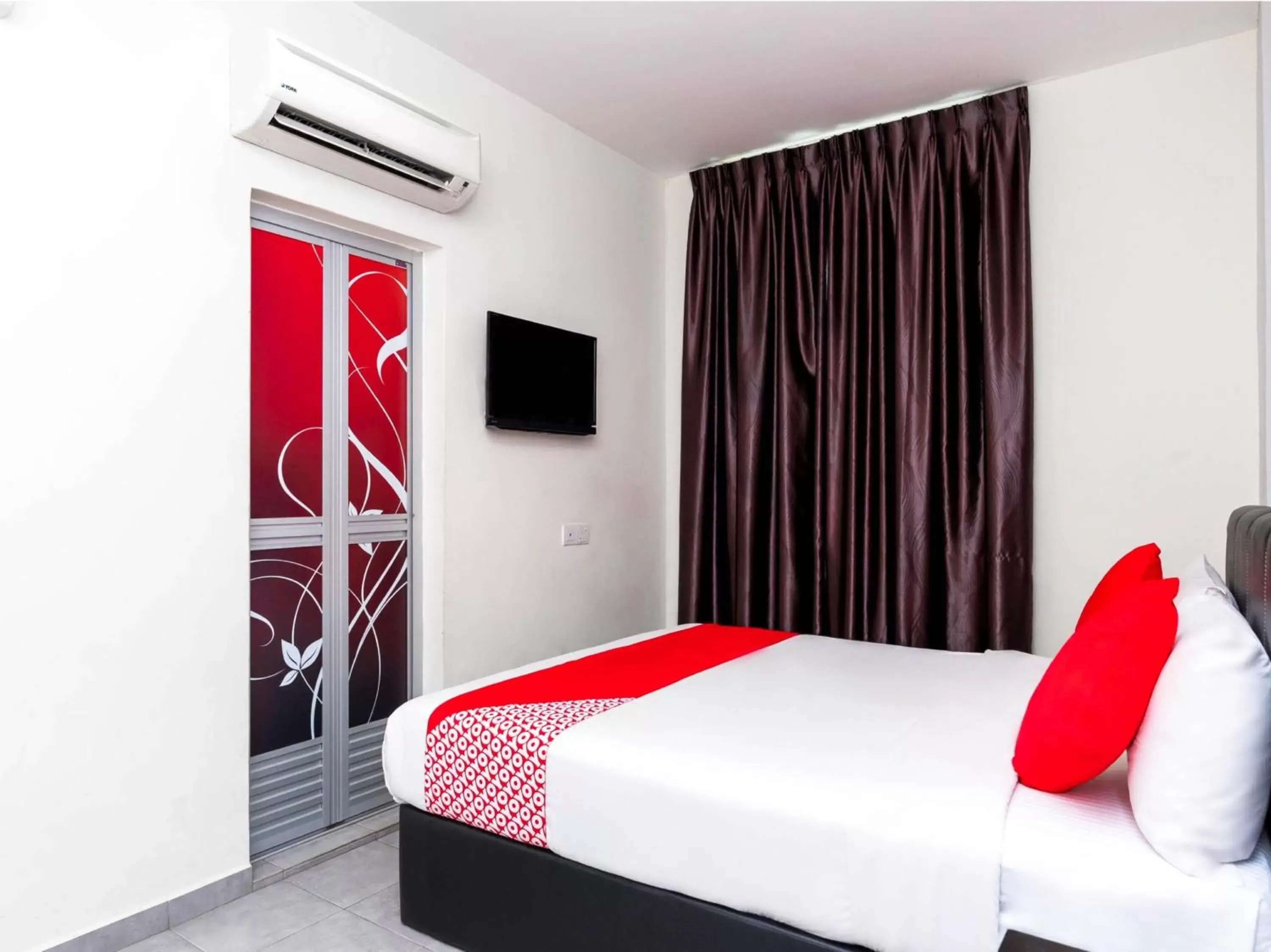 Bedroom, Bed in OYO 756 Muar City Hotel