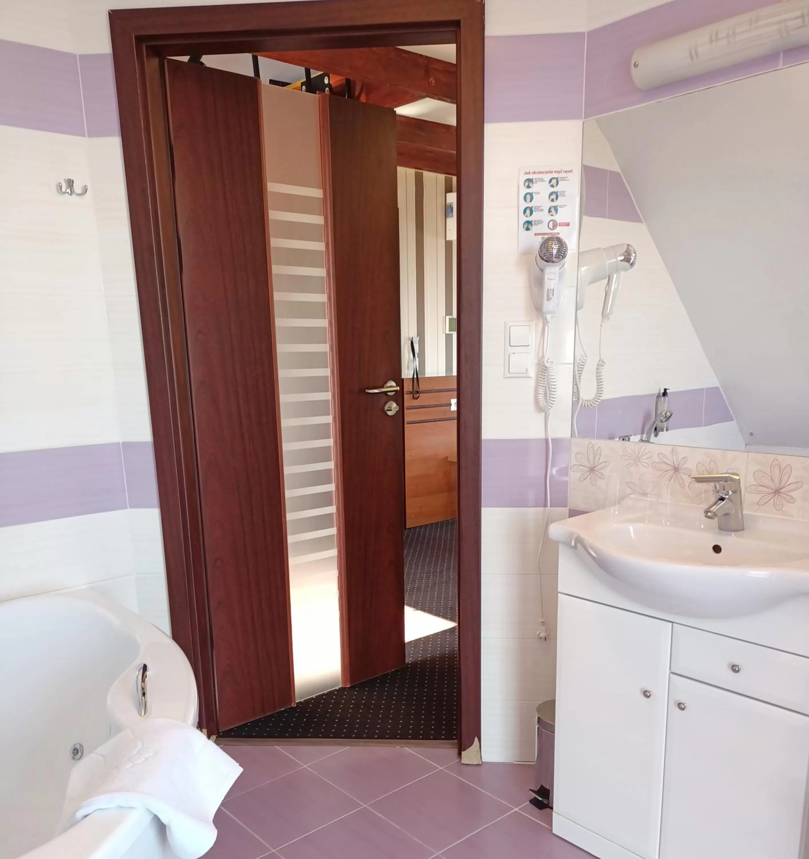 Bathroom in Hotel Beskidzki Raj Medical SPA