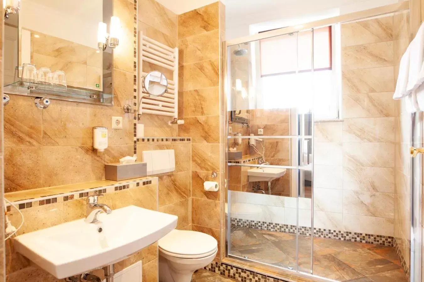 Shower, Bathroom in Hotel Silesia